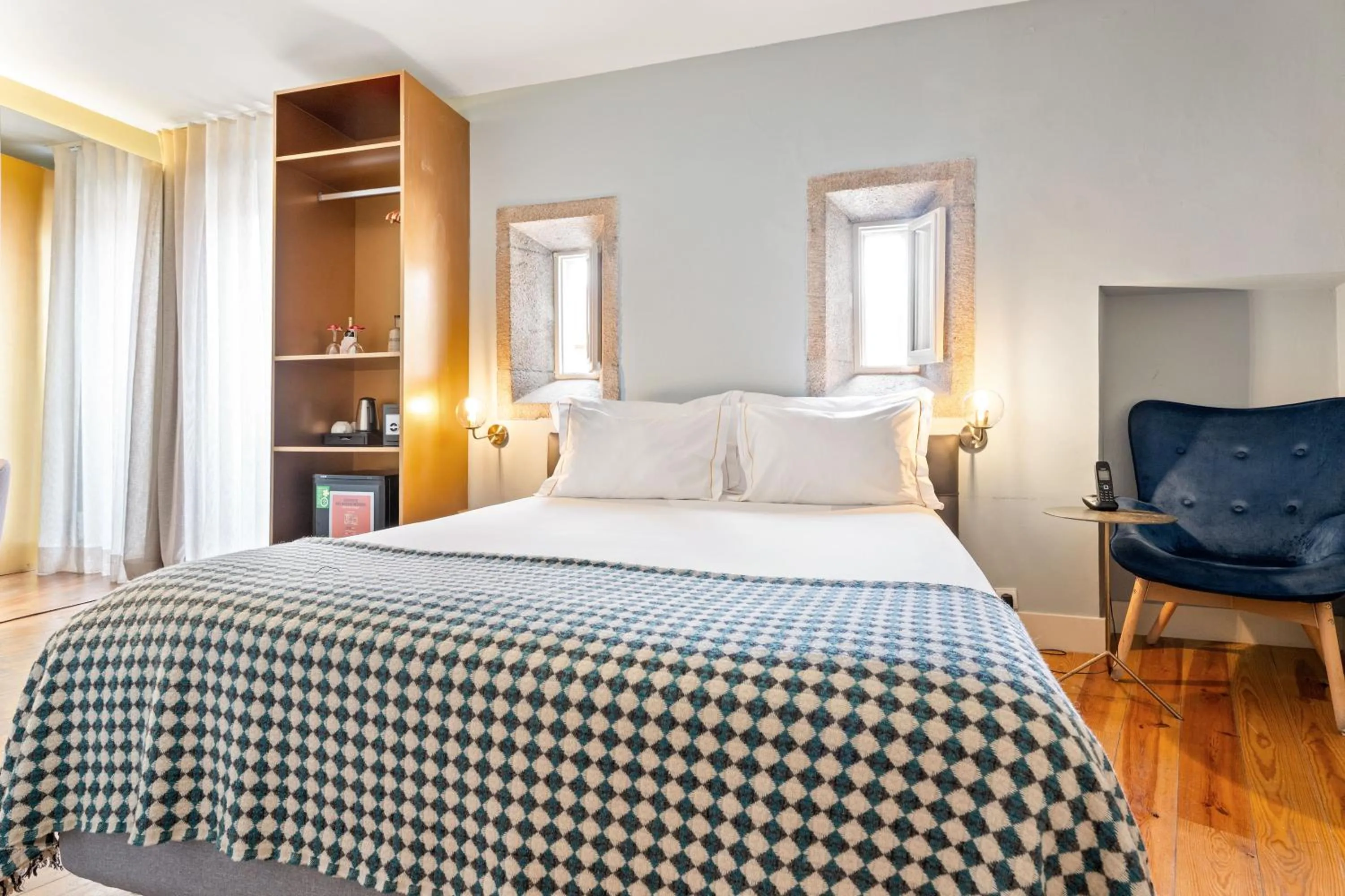 Bed in Casa dos Lóios by Shiadu