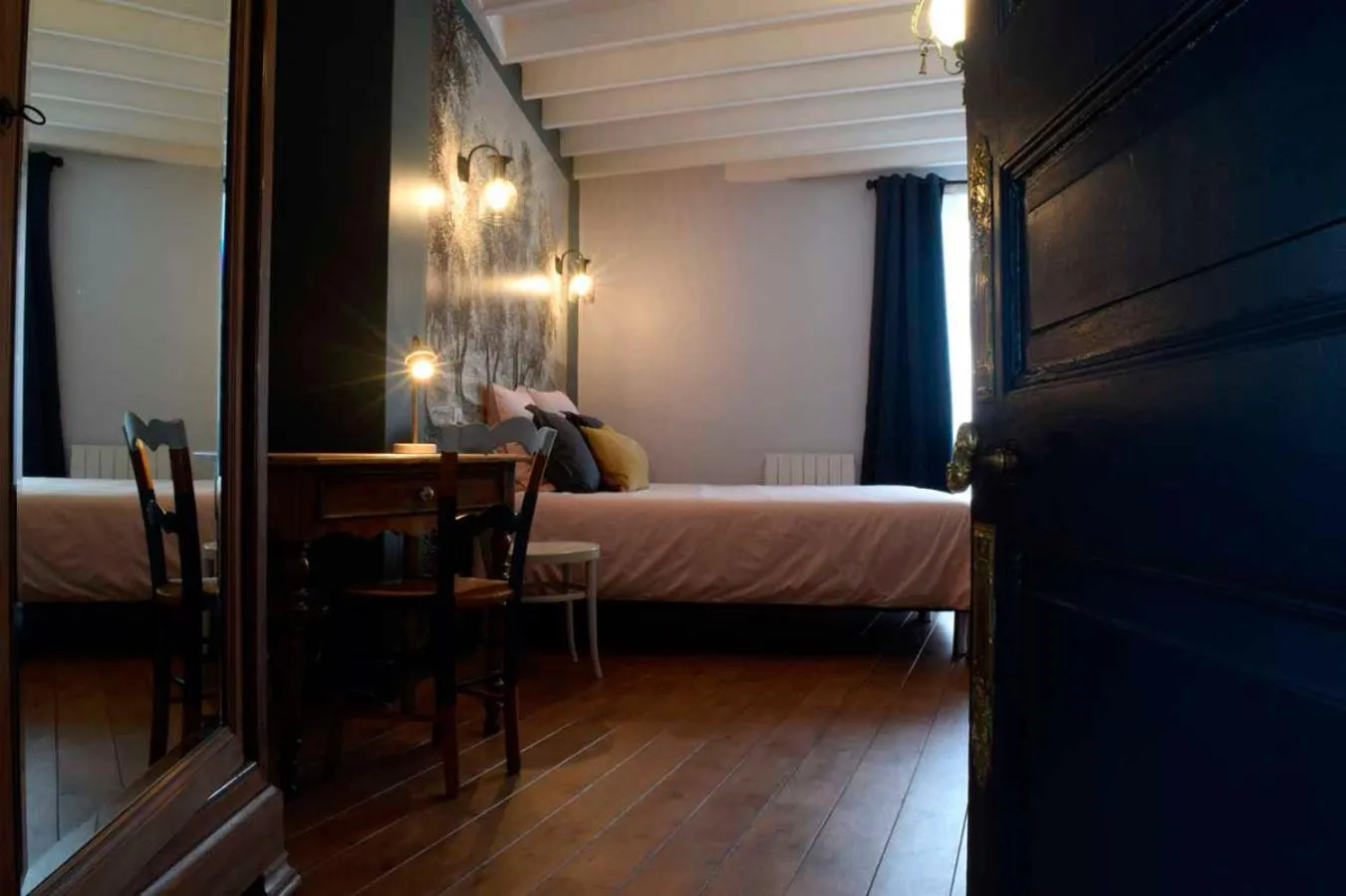 Photo of the whole room in Chambres d'hôtes Coté Halles