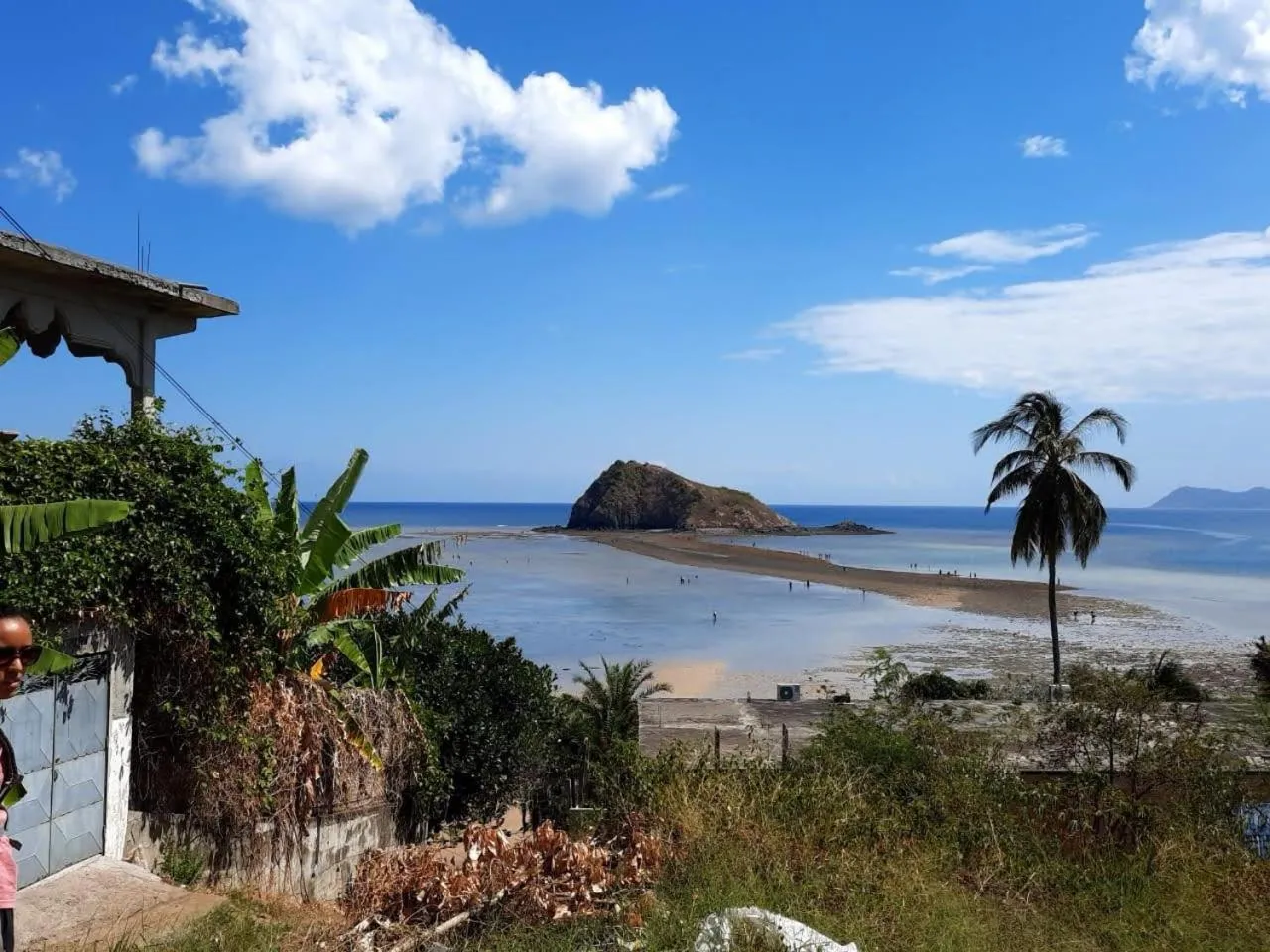 Hiking in LE CHISSIOUA