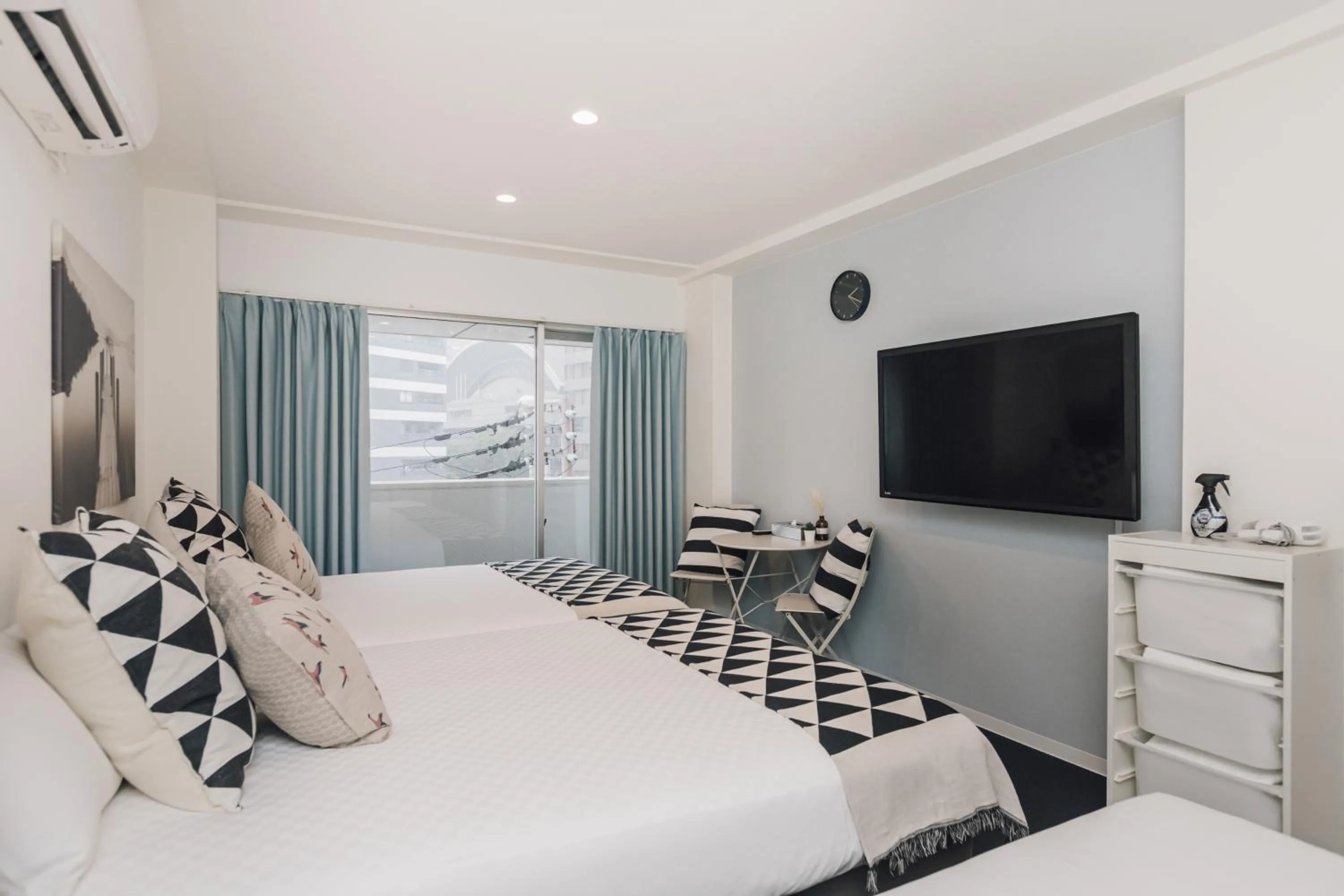 Photo of the whole room, Bed in Namba Garden Square Apartment