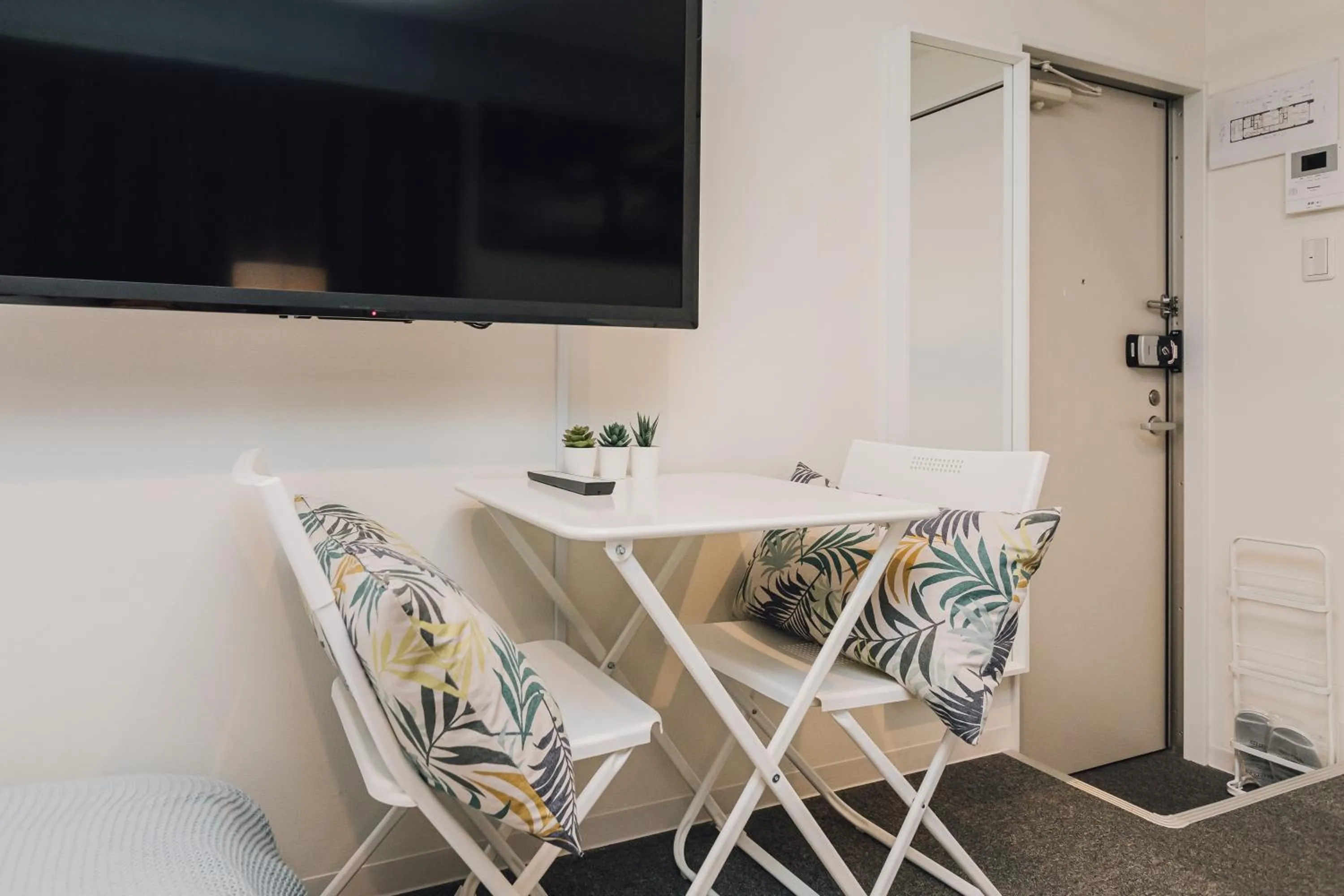 Decorative detail in Namba Garden Square Apartment