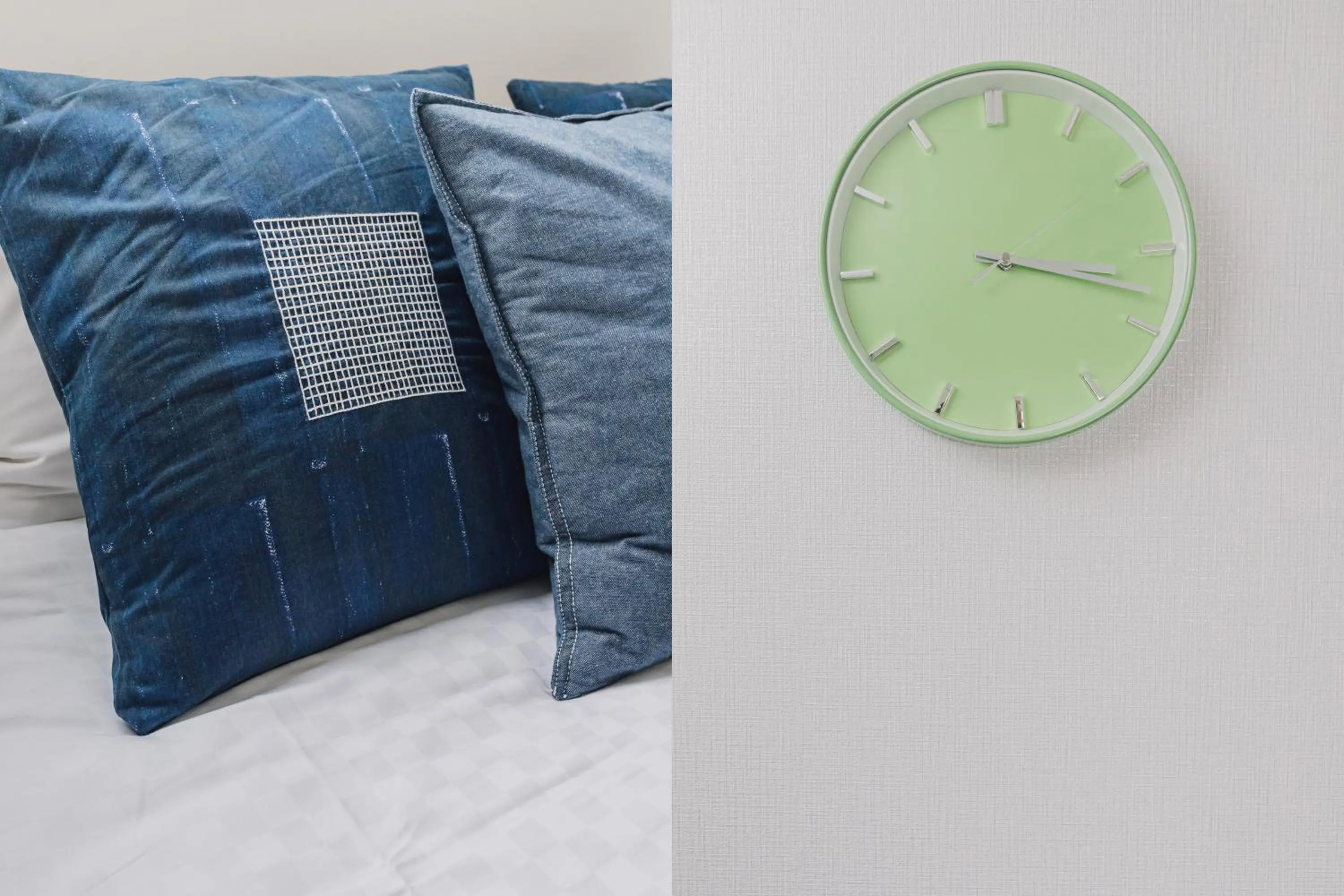 Decorative detail, Bed in Namba Garden Square Apartment