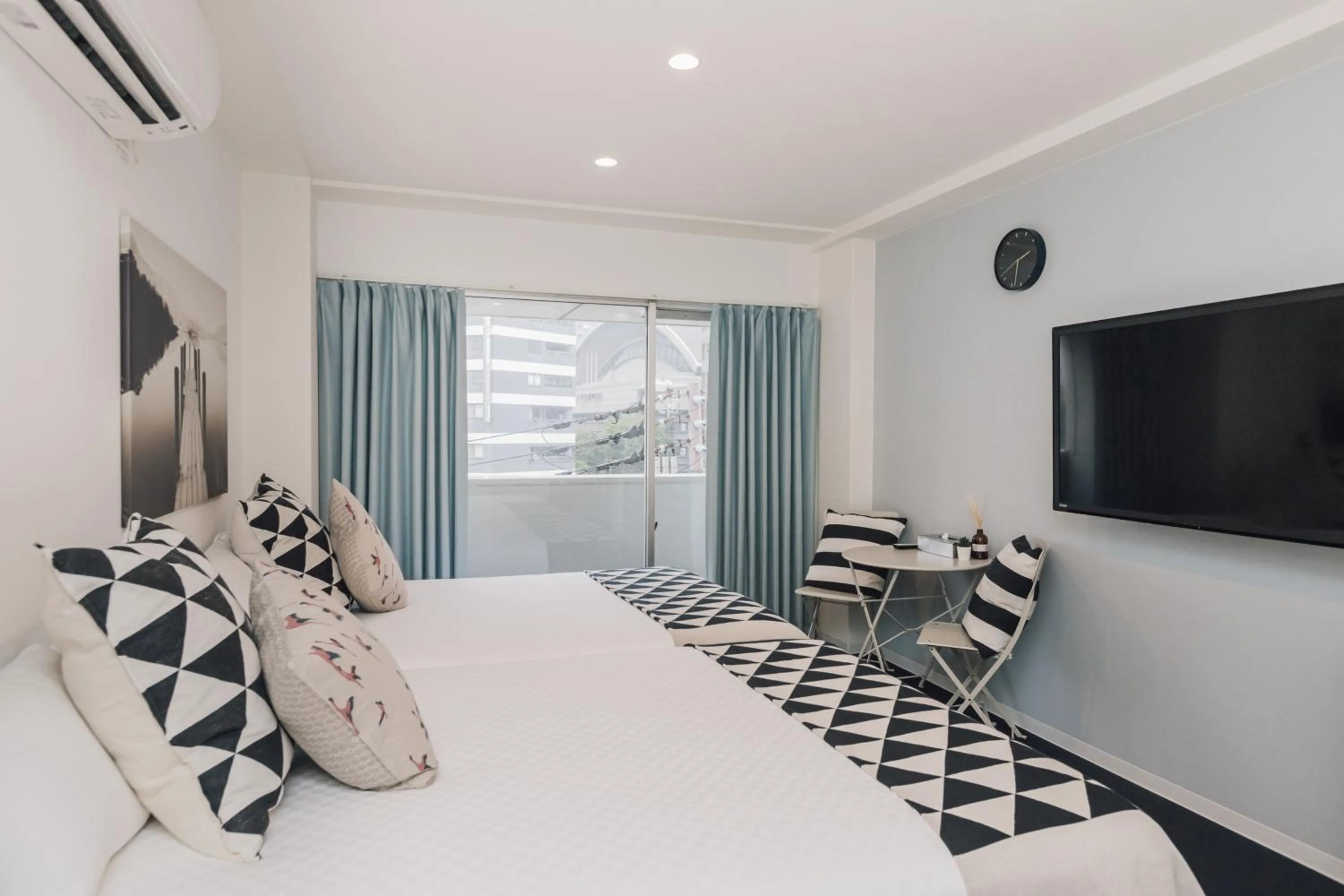 Photo of the whole room, Bed in Namba Garden Square Apartment