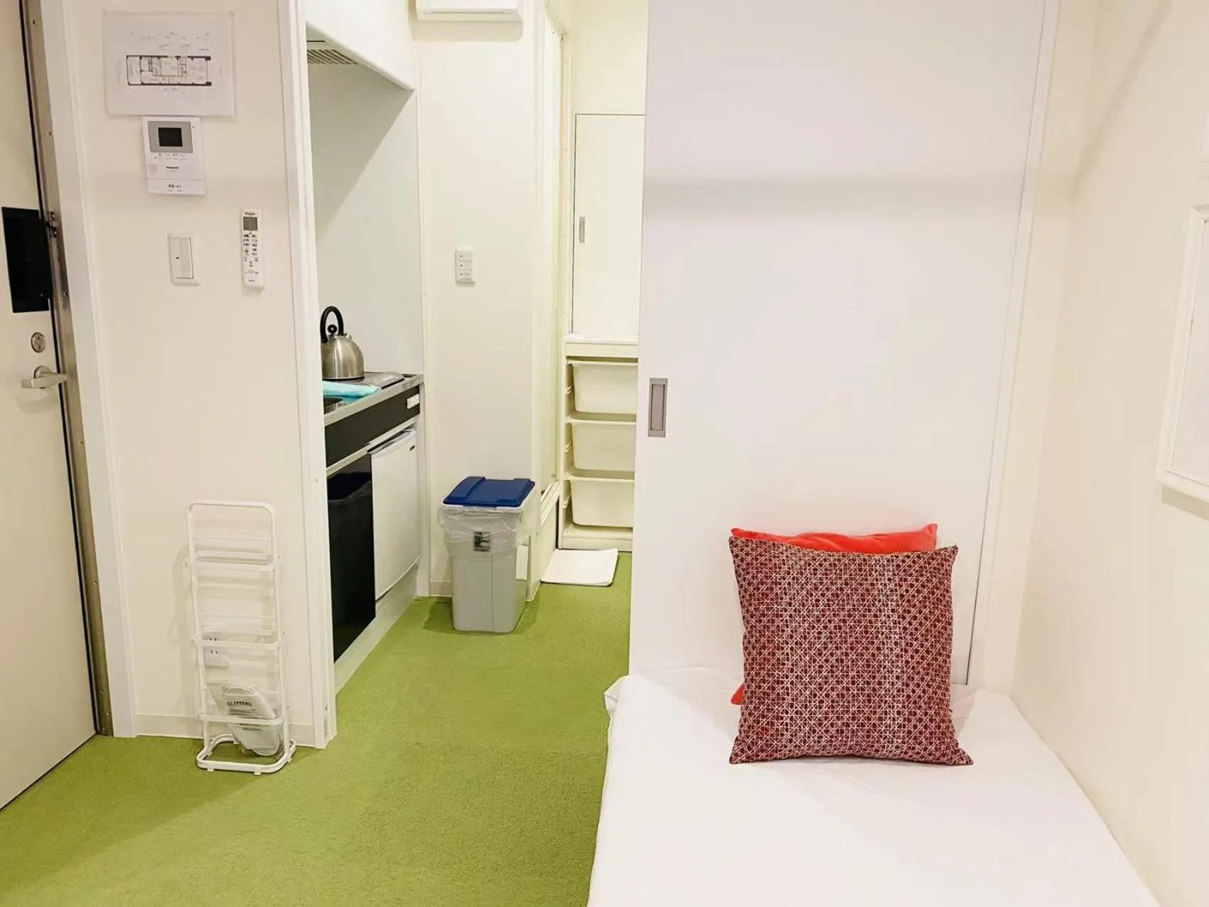 Bed in Namba Garden Square Apartment