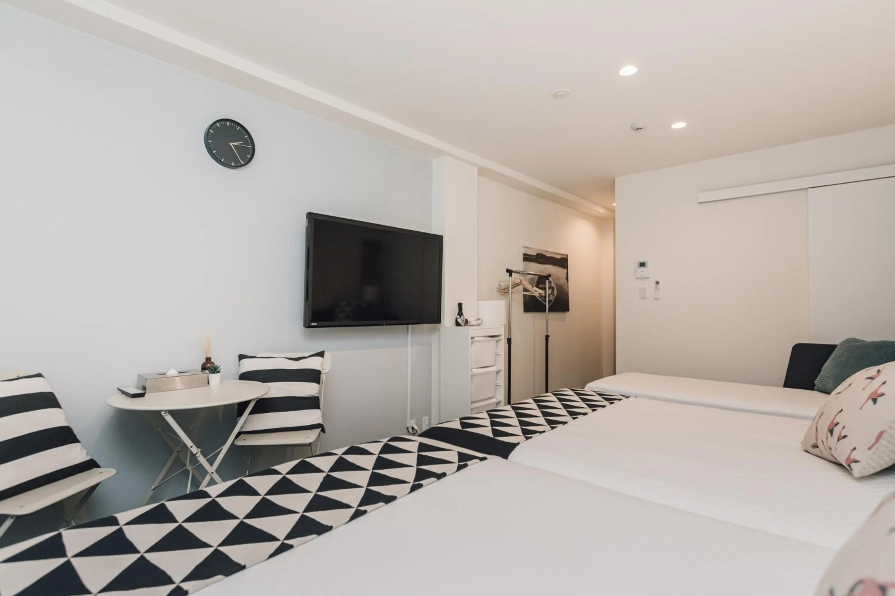 TV and multimedia, Bed in Namba Garden Square Apartment