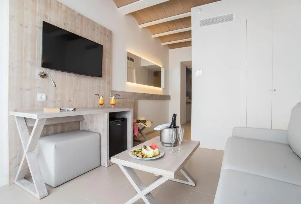 Living room in Hotel Voramar - Emar Hotels