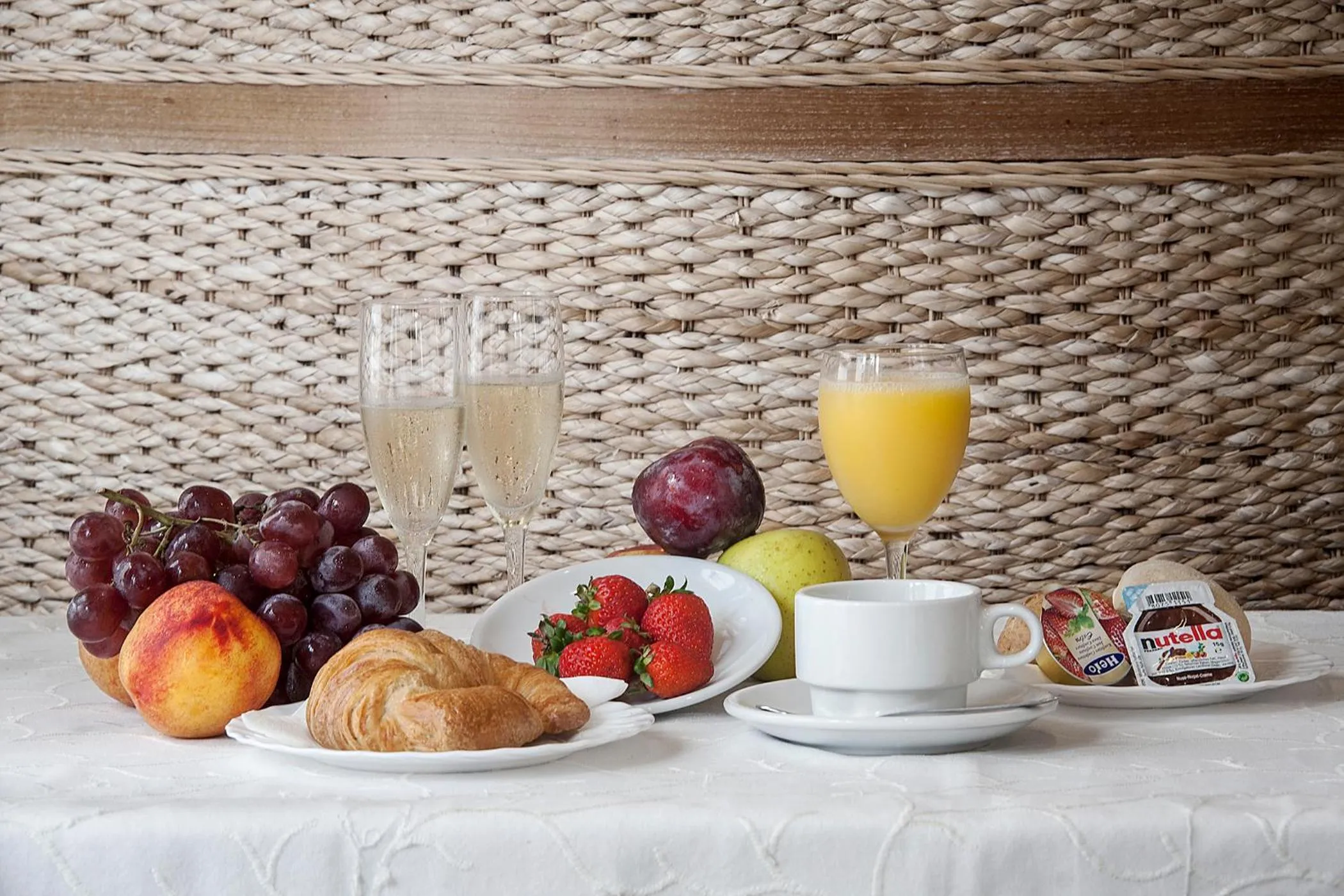 Buffet breakfast in Hotel Voramar - Emar Hotels