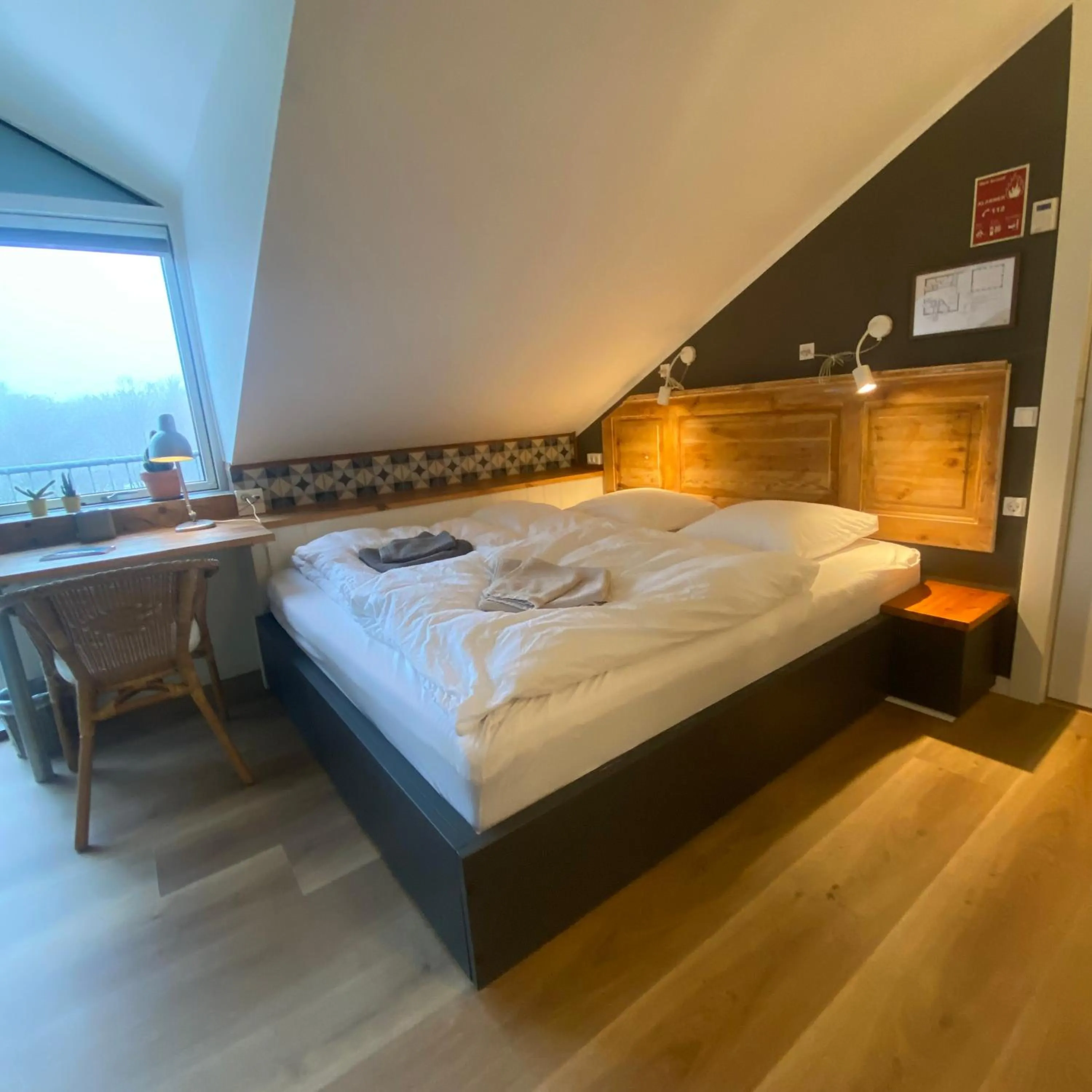 Photo of the whole room, Bed in Samsted