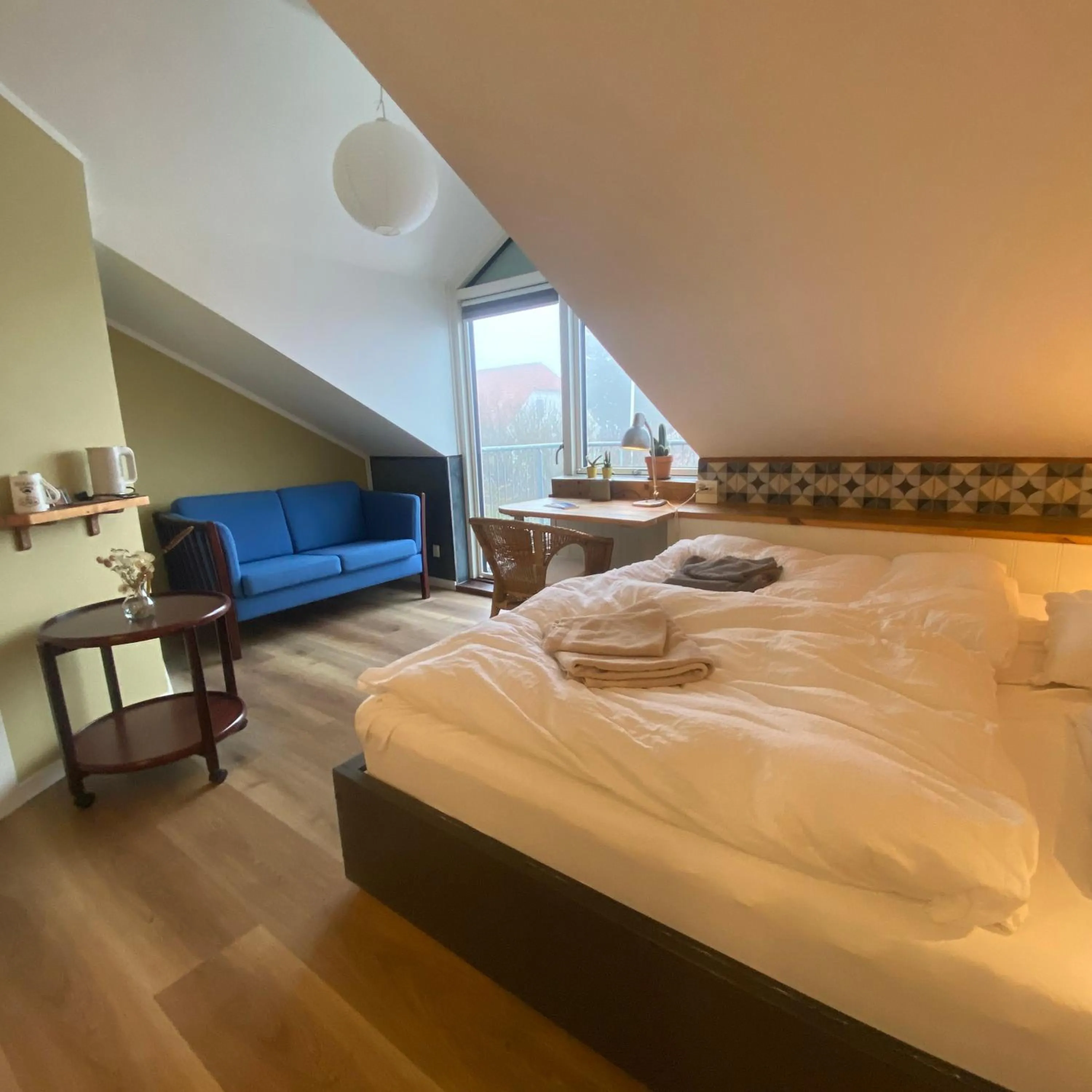 Photo of the whole room, Bed in Samsted