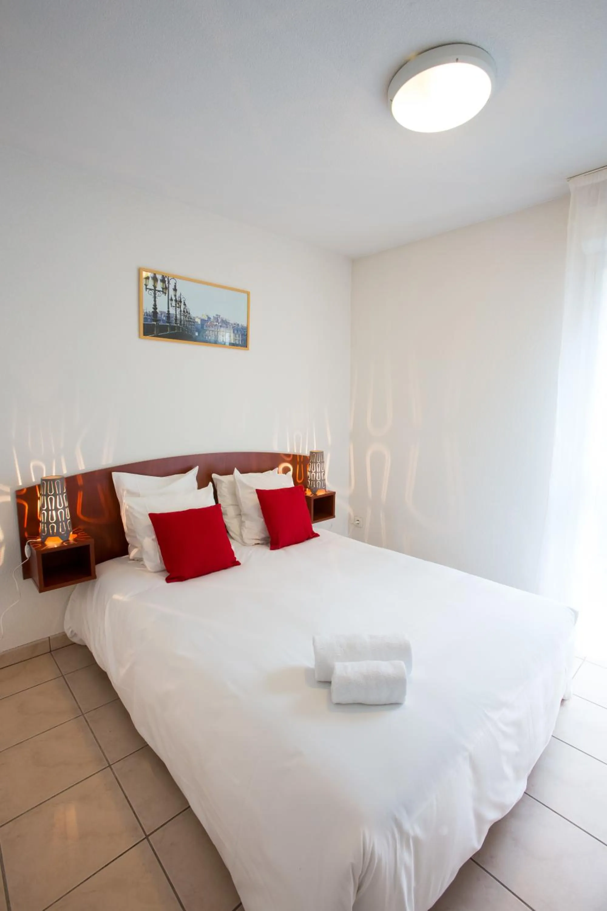 Bedroom, Bed in All Suites Appart Hôtel - Bordeaux - Mérignac Aéroport