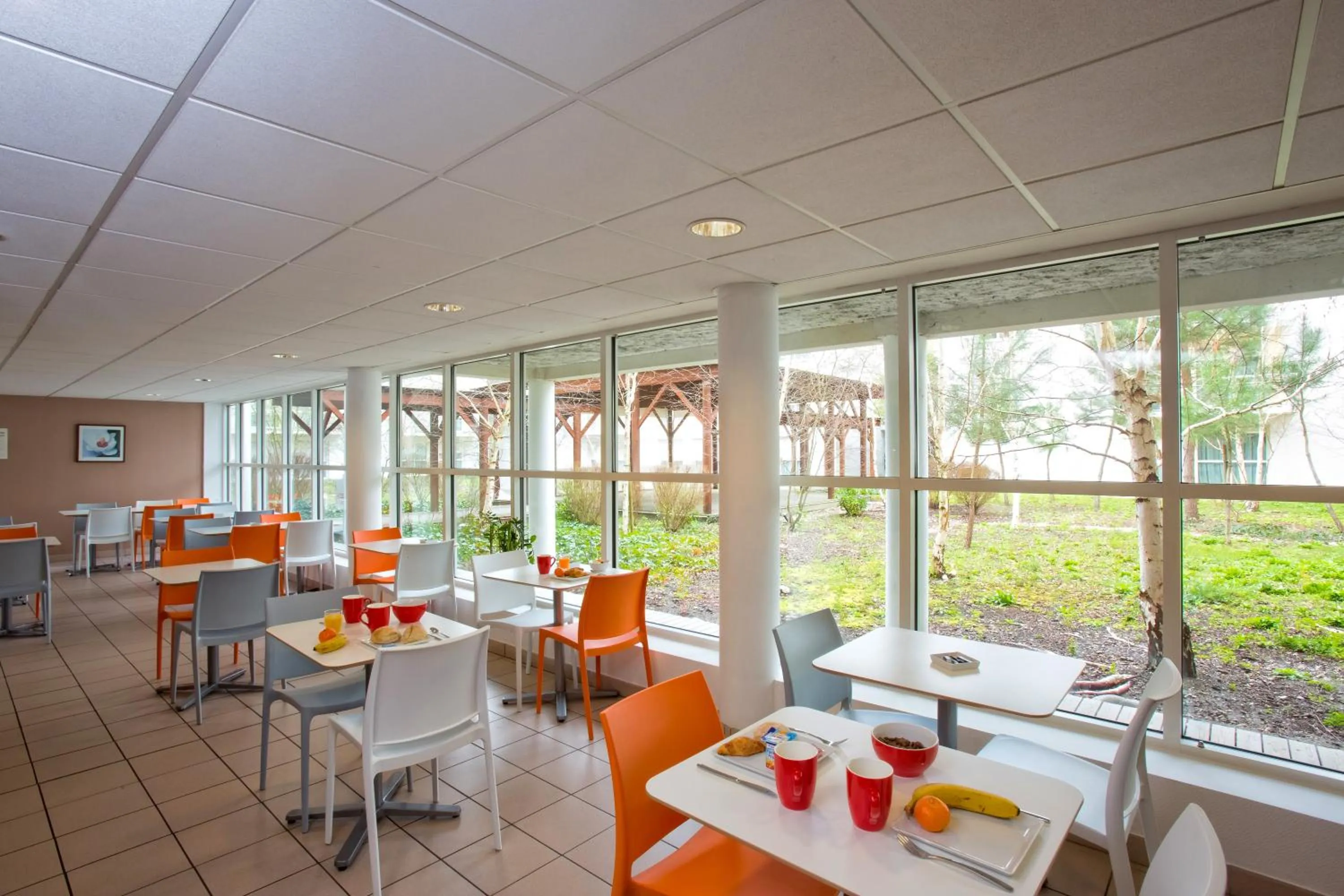 Restaurant/places to eat in All Suites Appart Hôtel - Bordeaux - Mérignac Aéroport