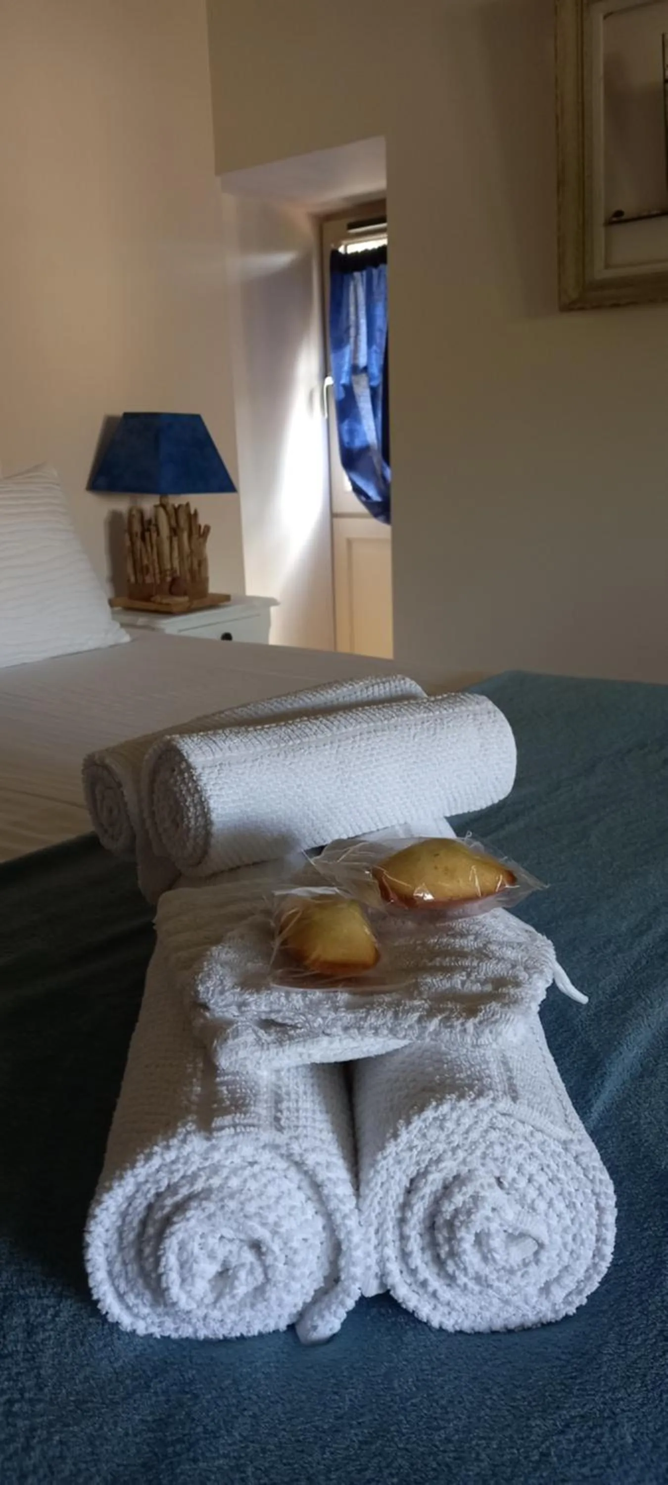 Bed in Aux penates de Toni Beauval