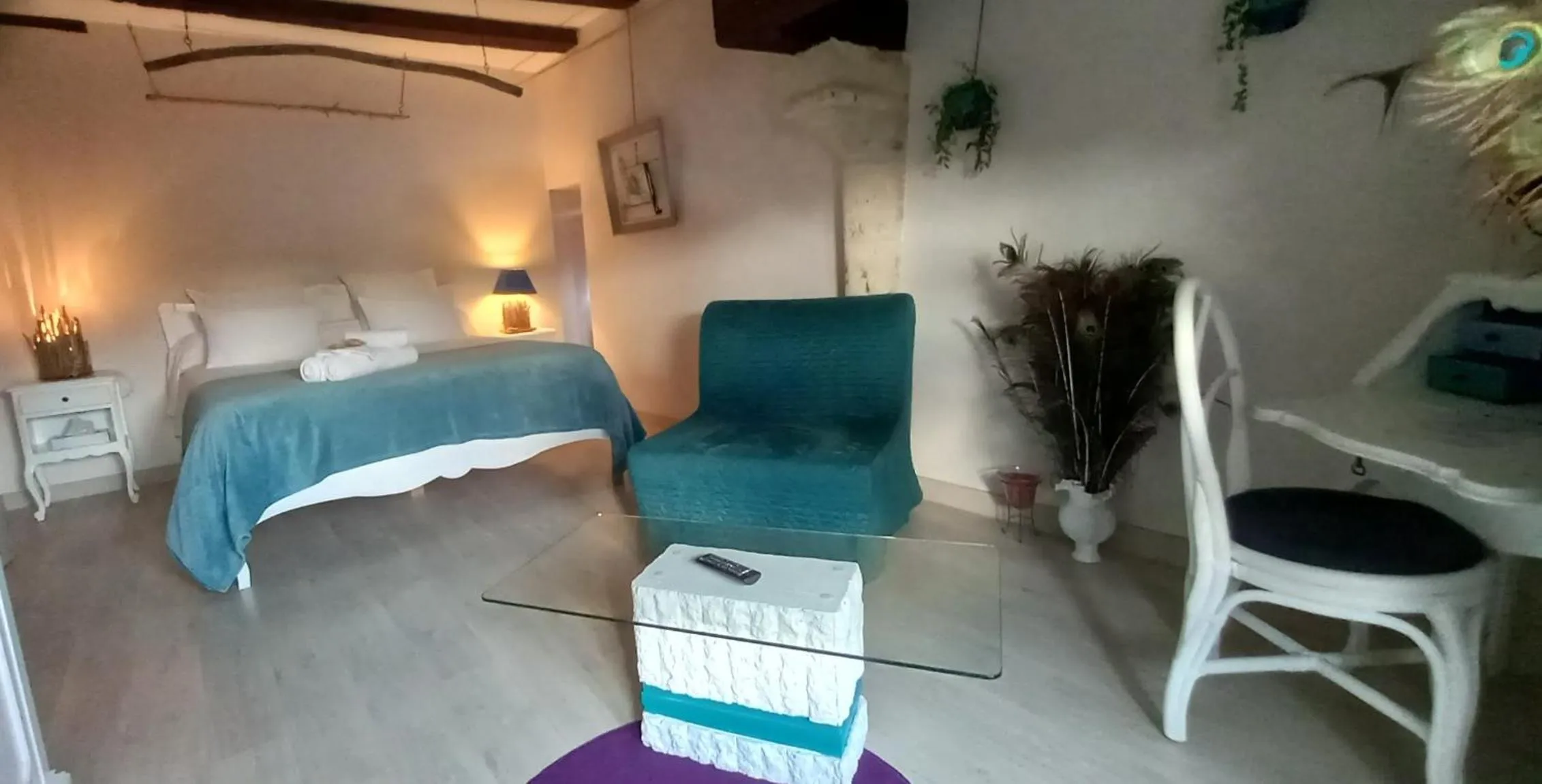 Bed in Aux penates de Toni Beauval