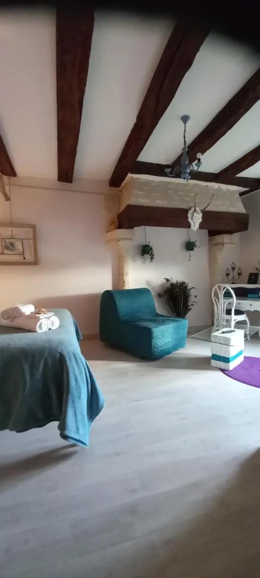 Bed in Aux penates de Toni Beauval