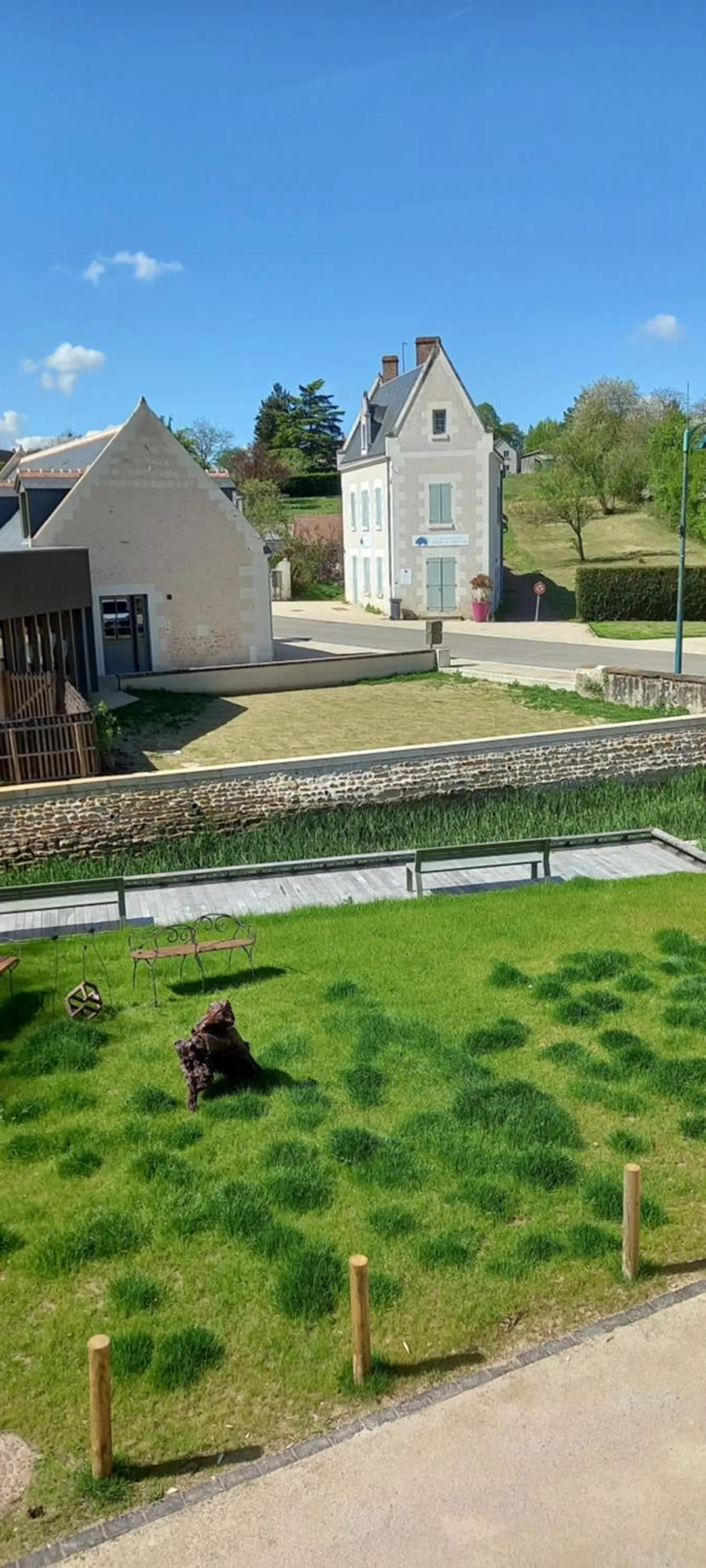 Neighbourhood in Aux penates de Toni Beauval