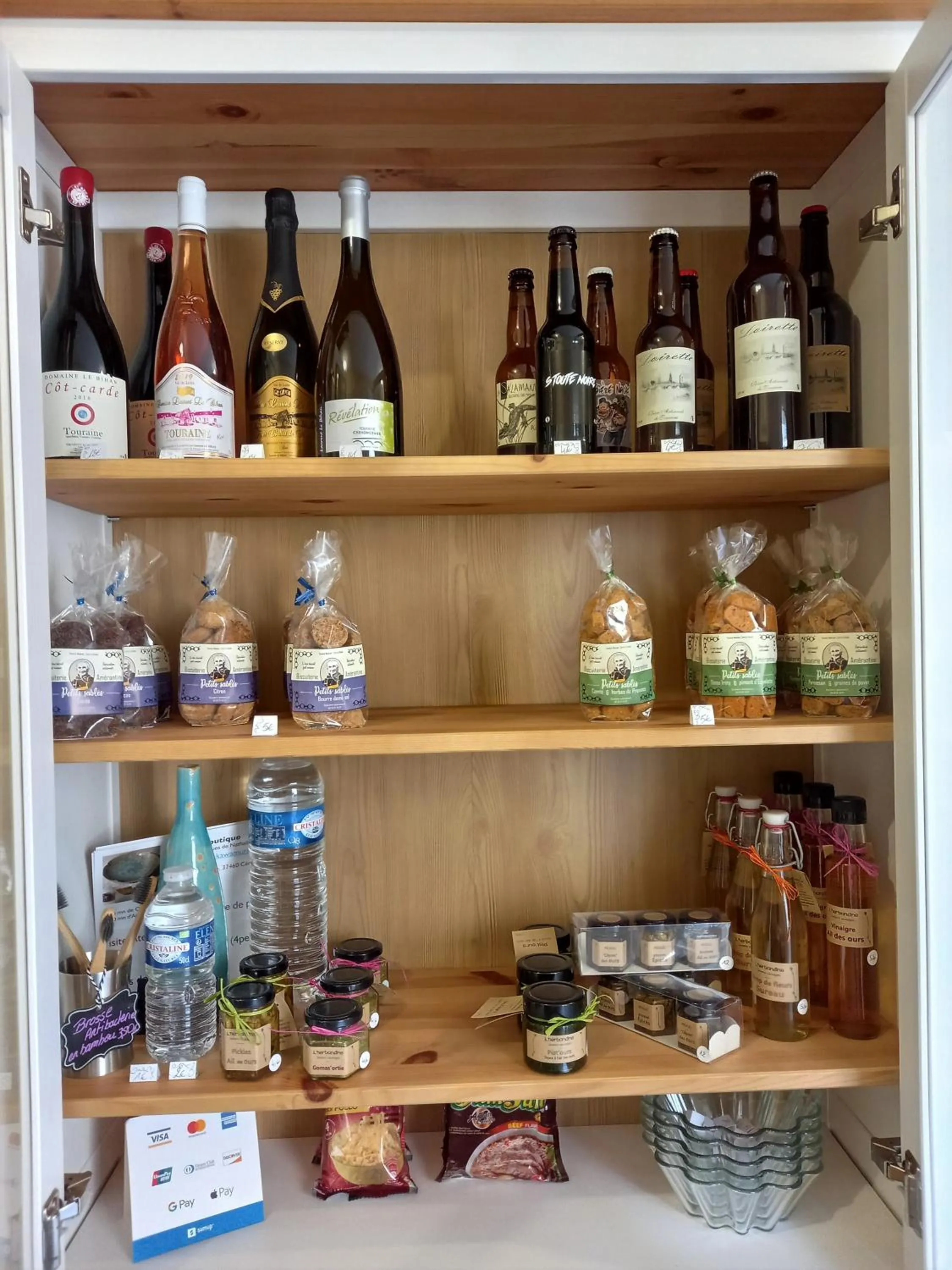 Food and drinks in Aux penates de Toni Beauval