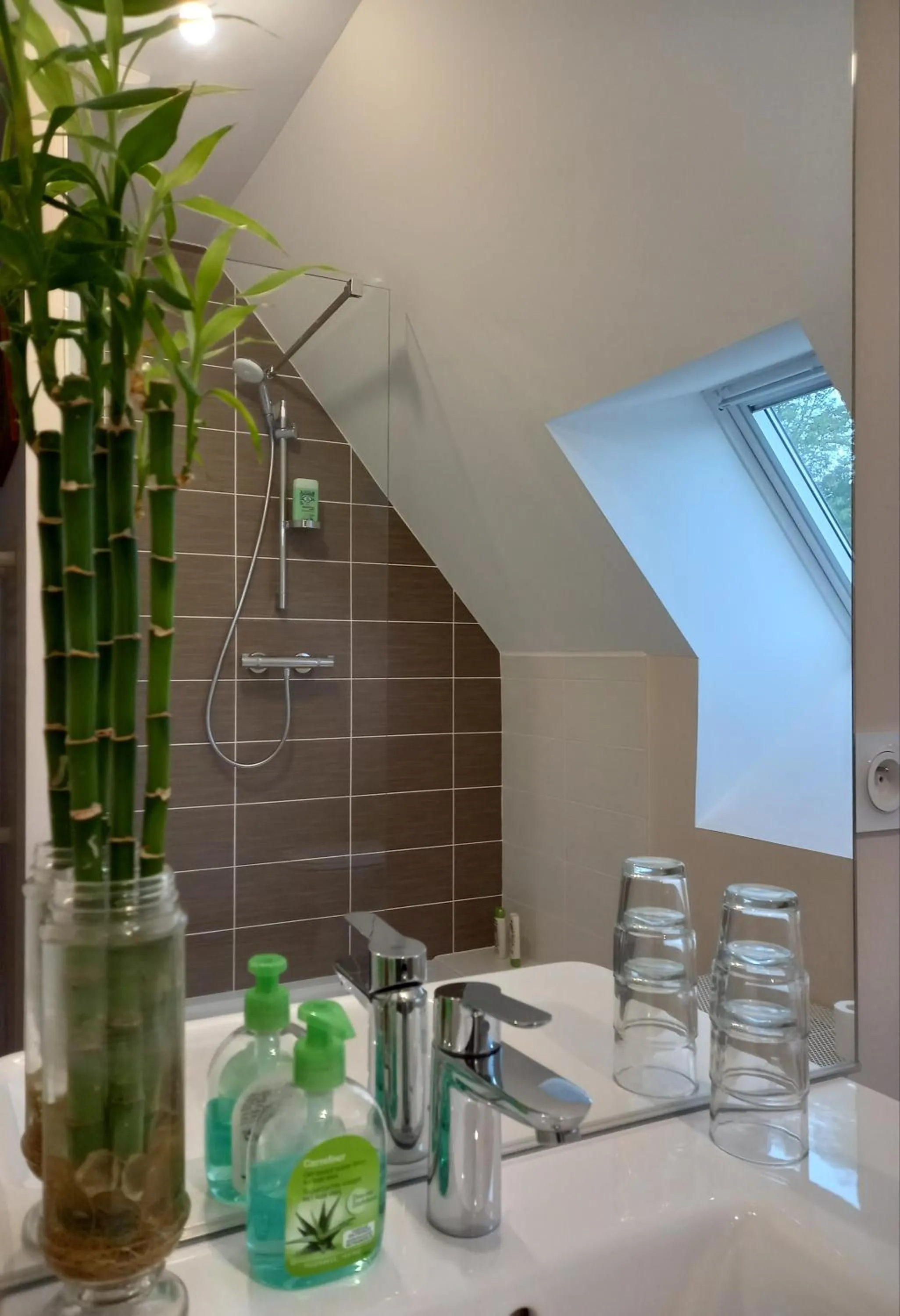 Bathroom in Aux penates de Toni Beauval