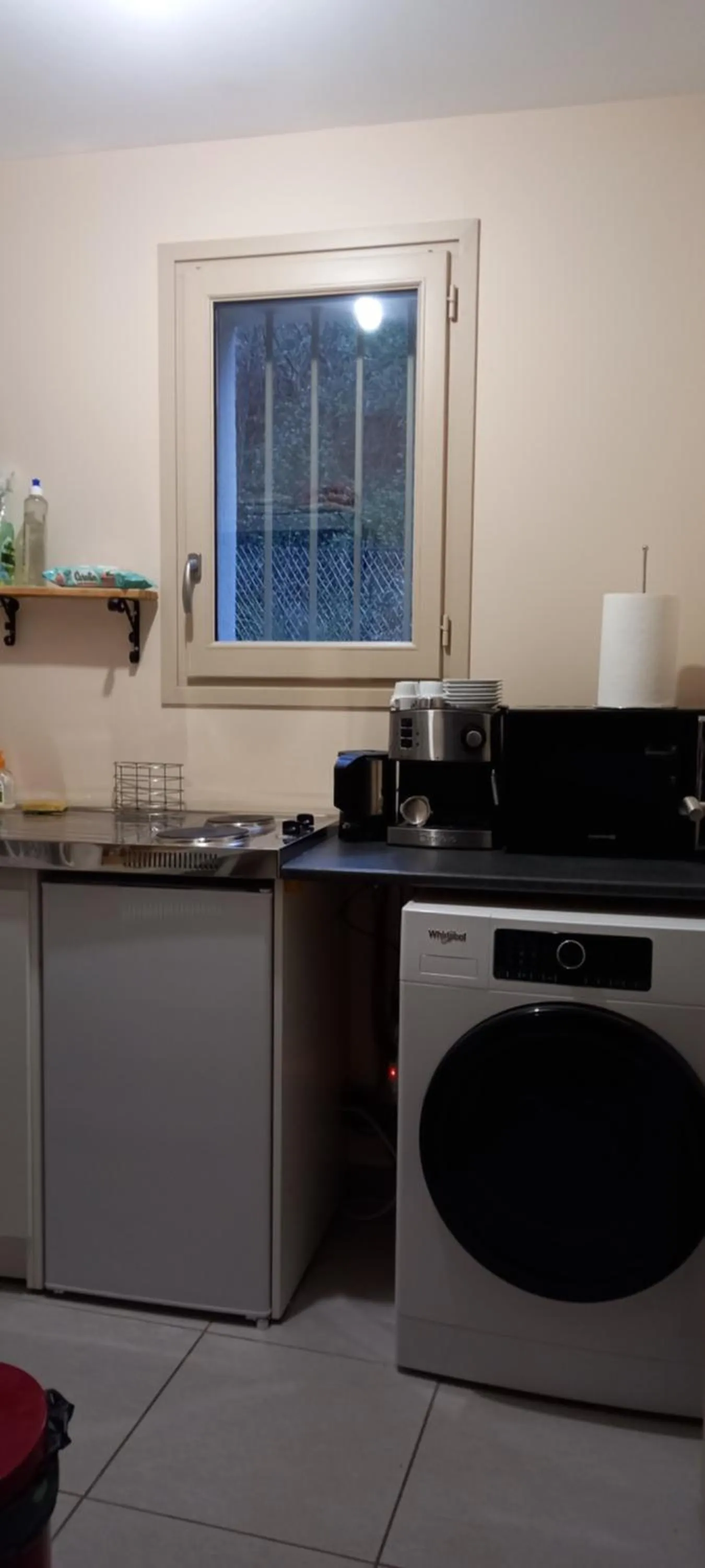 Communal kitchen in Aux penates de Toni Beauval
