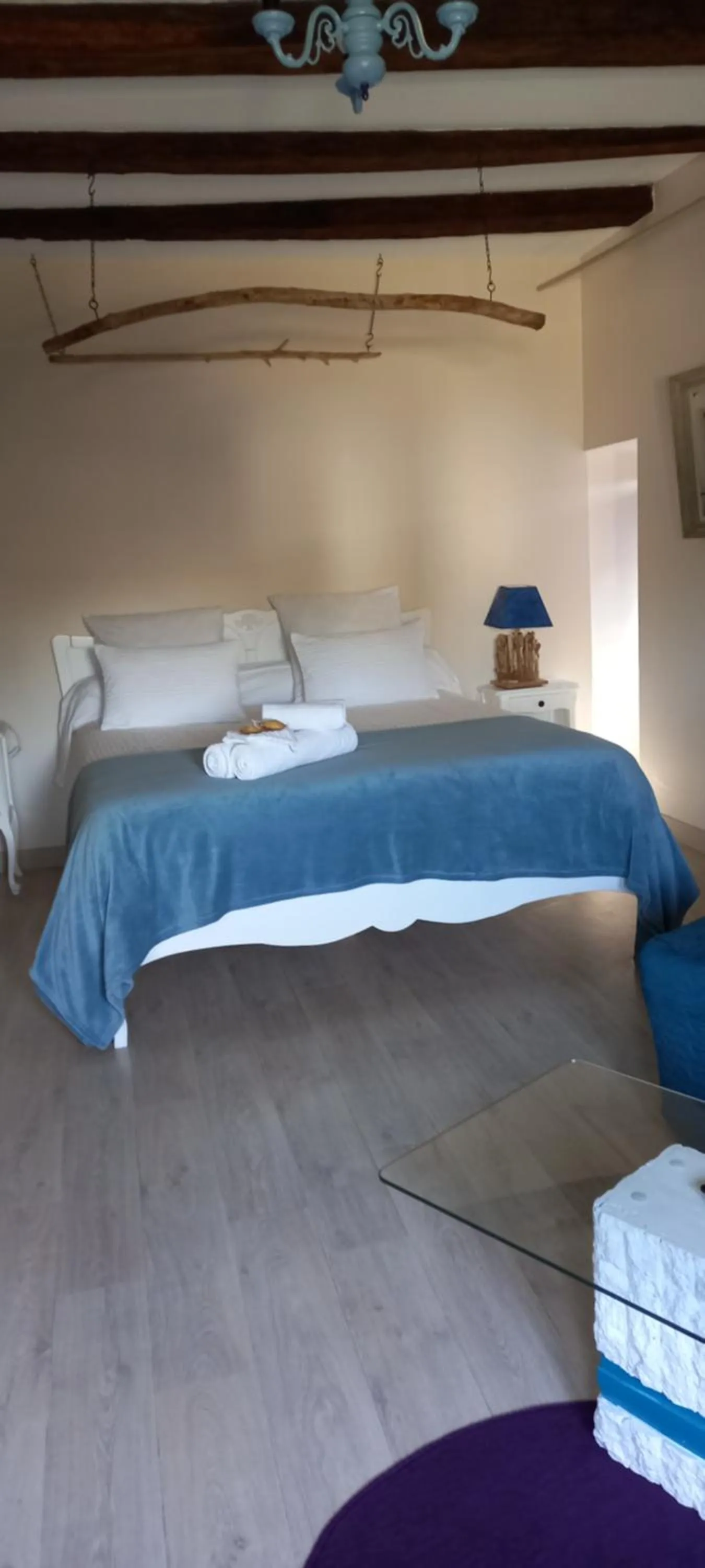 Bed in Aux penates de Toni Beauval