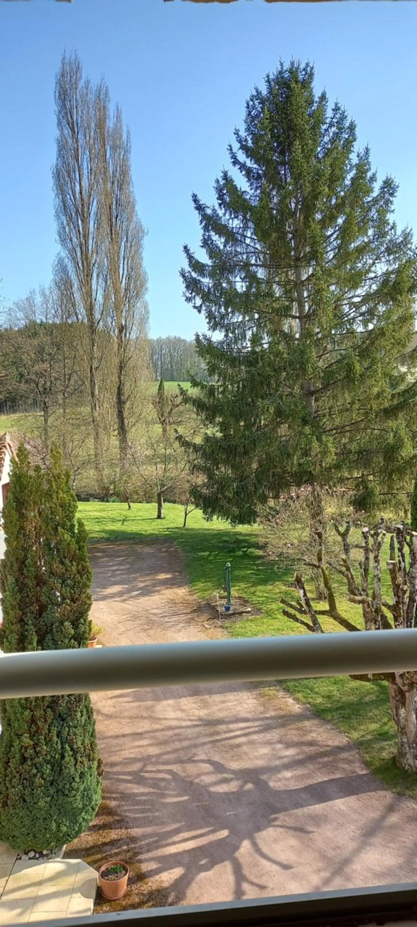 Garden in Aux penates de Toni Beauval