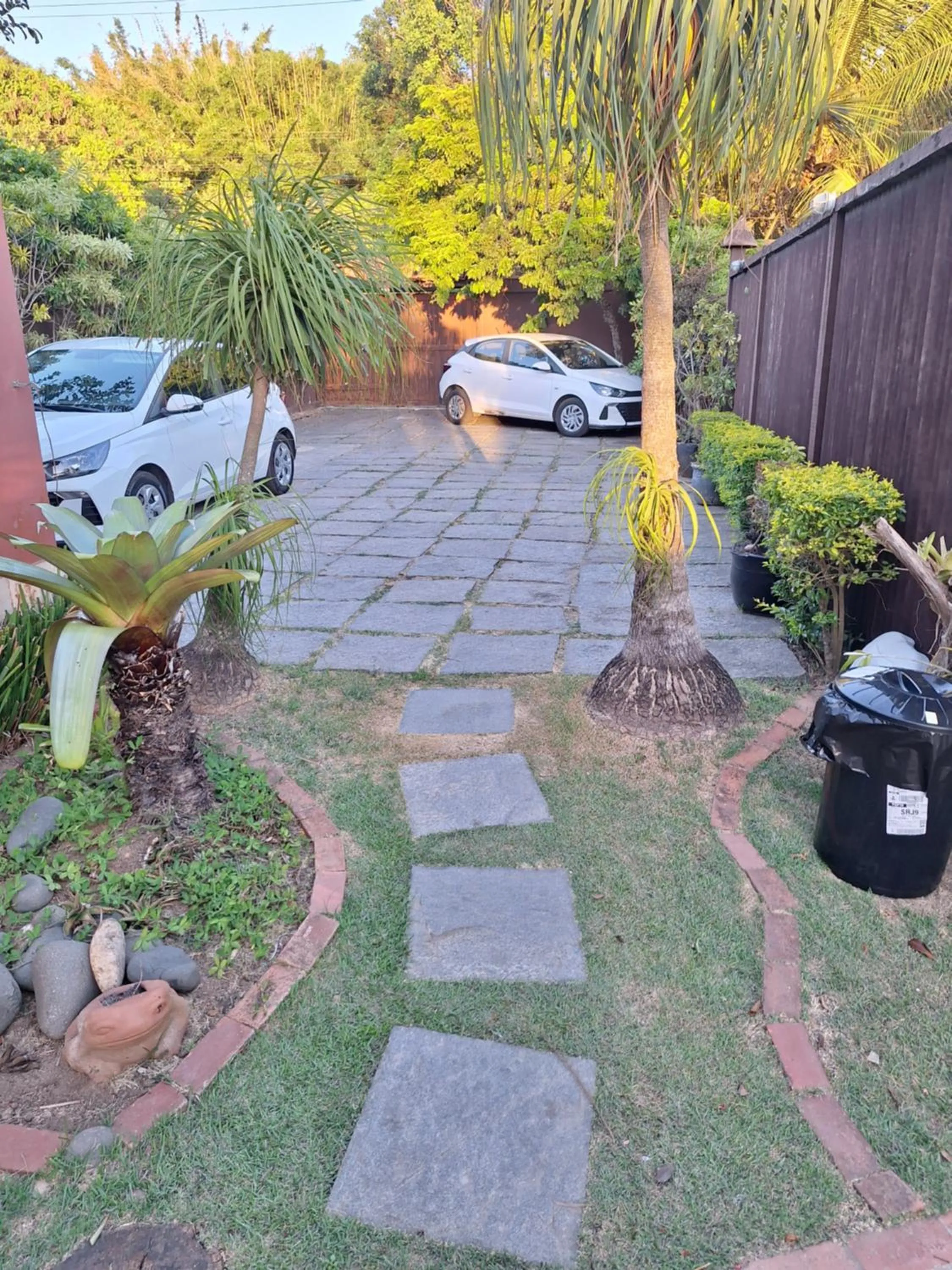 Parking in Guesthouse Casa da Aroeira