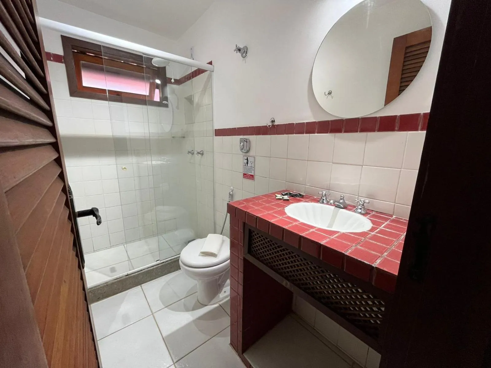 Shower in Guesthouse Casa da Aroeira