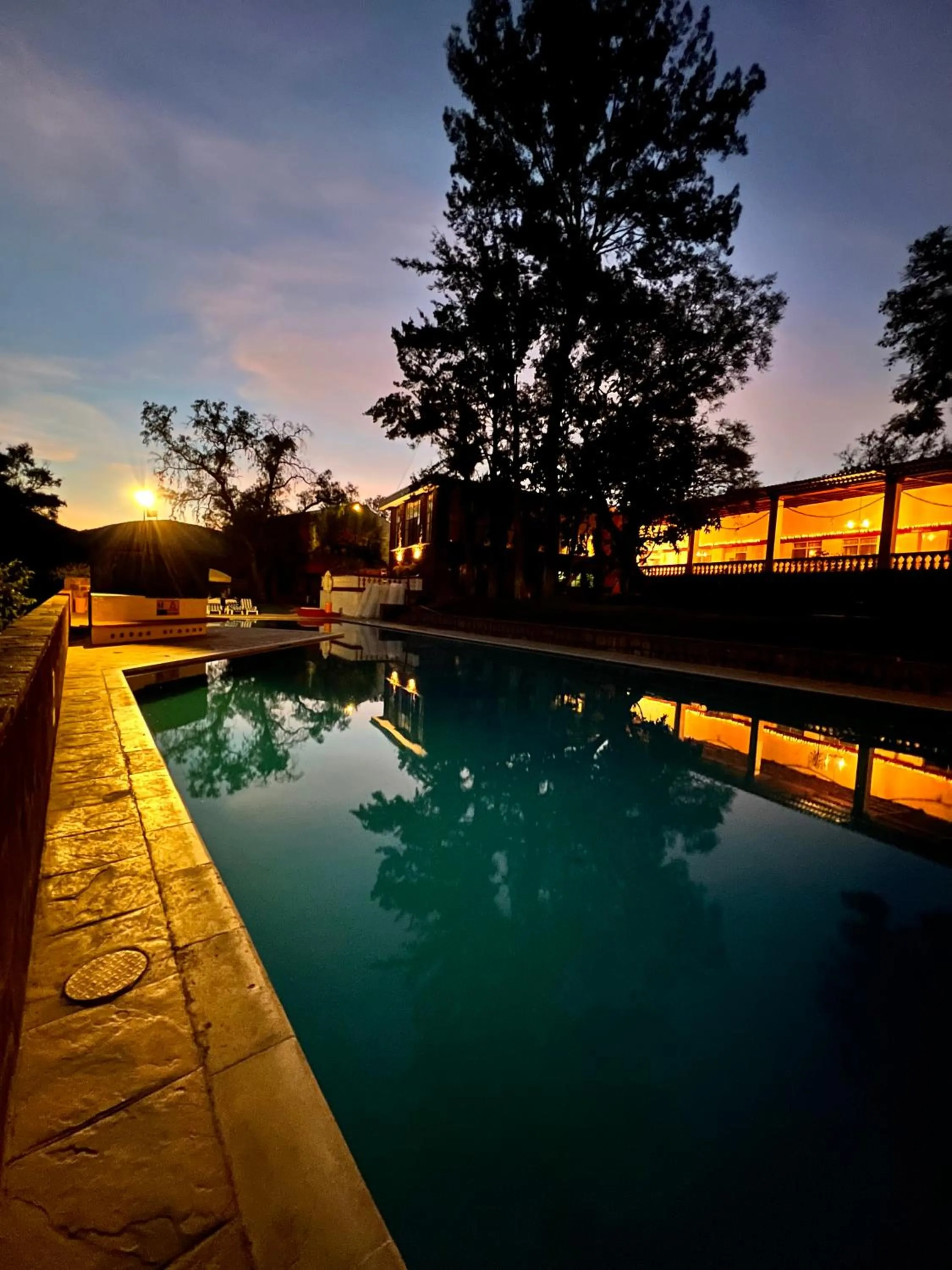 Night in Lourdes Hotel Campestre