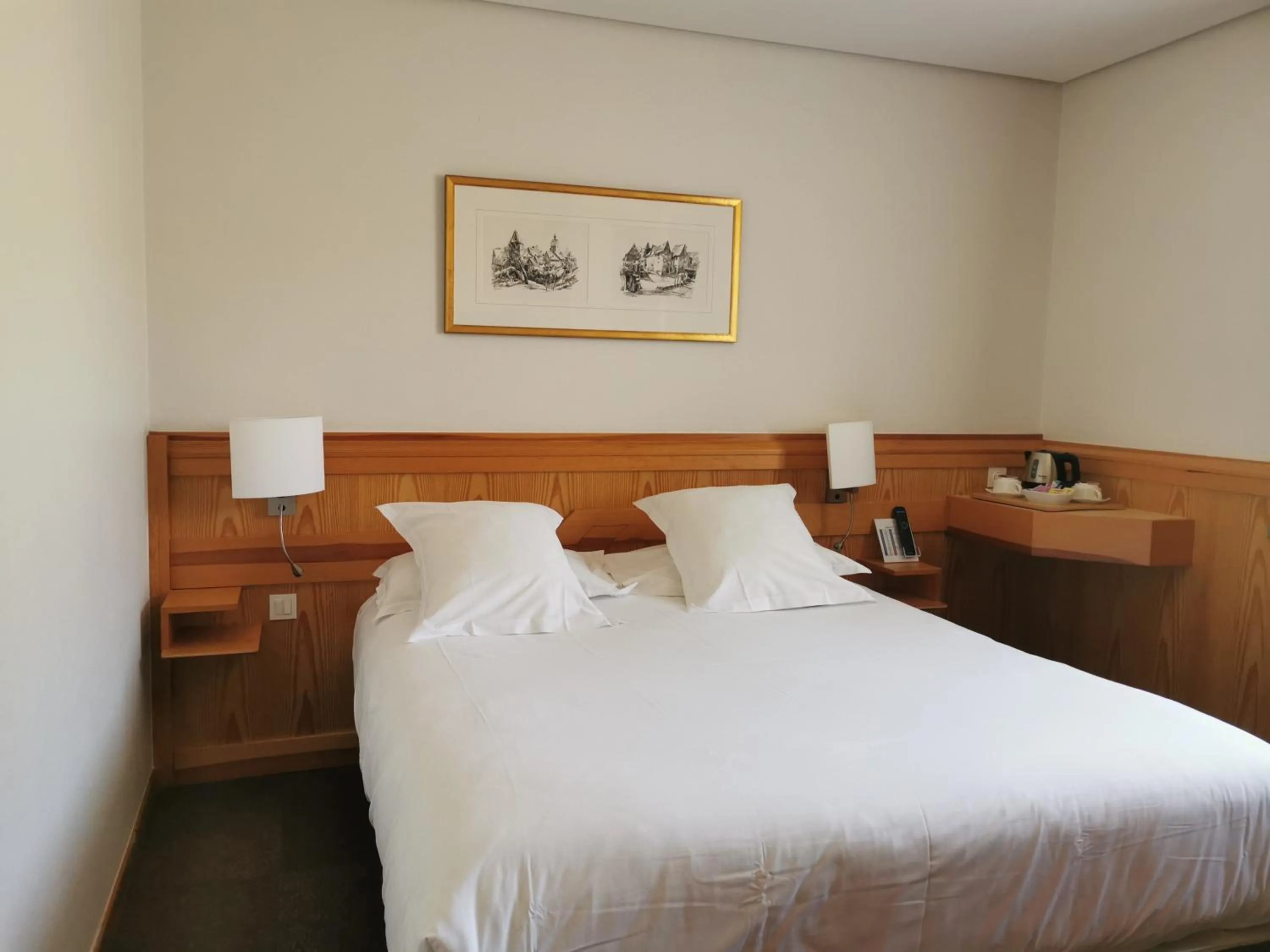 Photo of the whole room, Bed in Best Western Plus Hotel & SPA Le Schoenenbourg