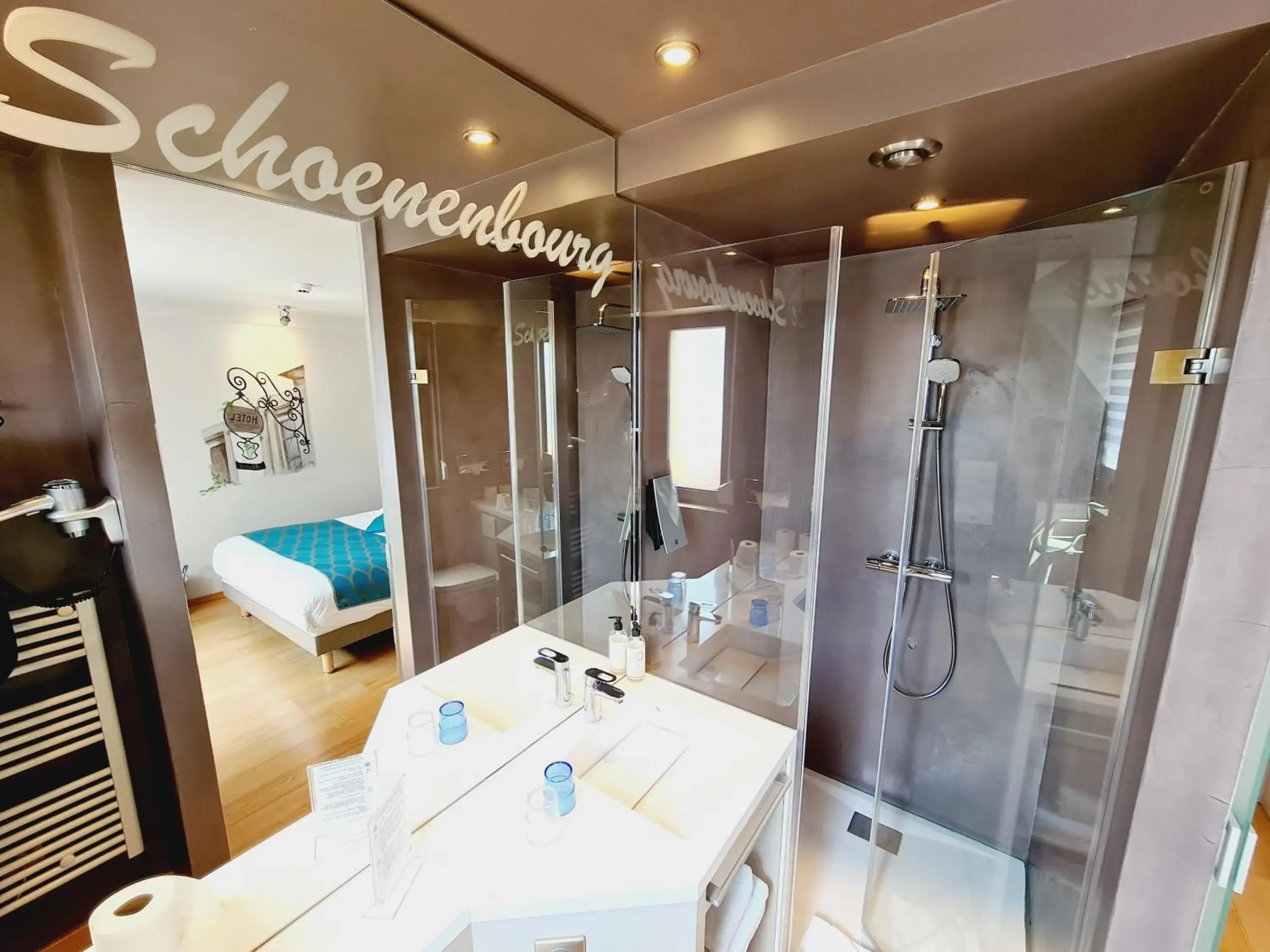 Standard Queen Room with Balcony with Spa Access in Best Western Plus Hotel & SPA Le Schoenenbourg Standard Queen Room with Balcony with Spa Access in Best Western Plus Hotel & SPA Le Schoenenbourg