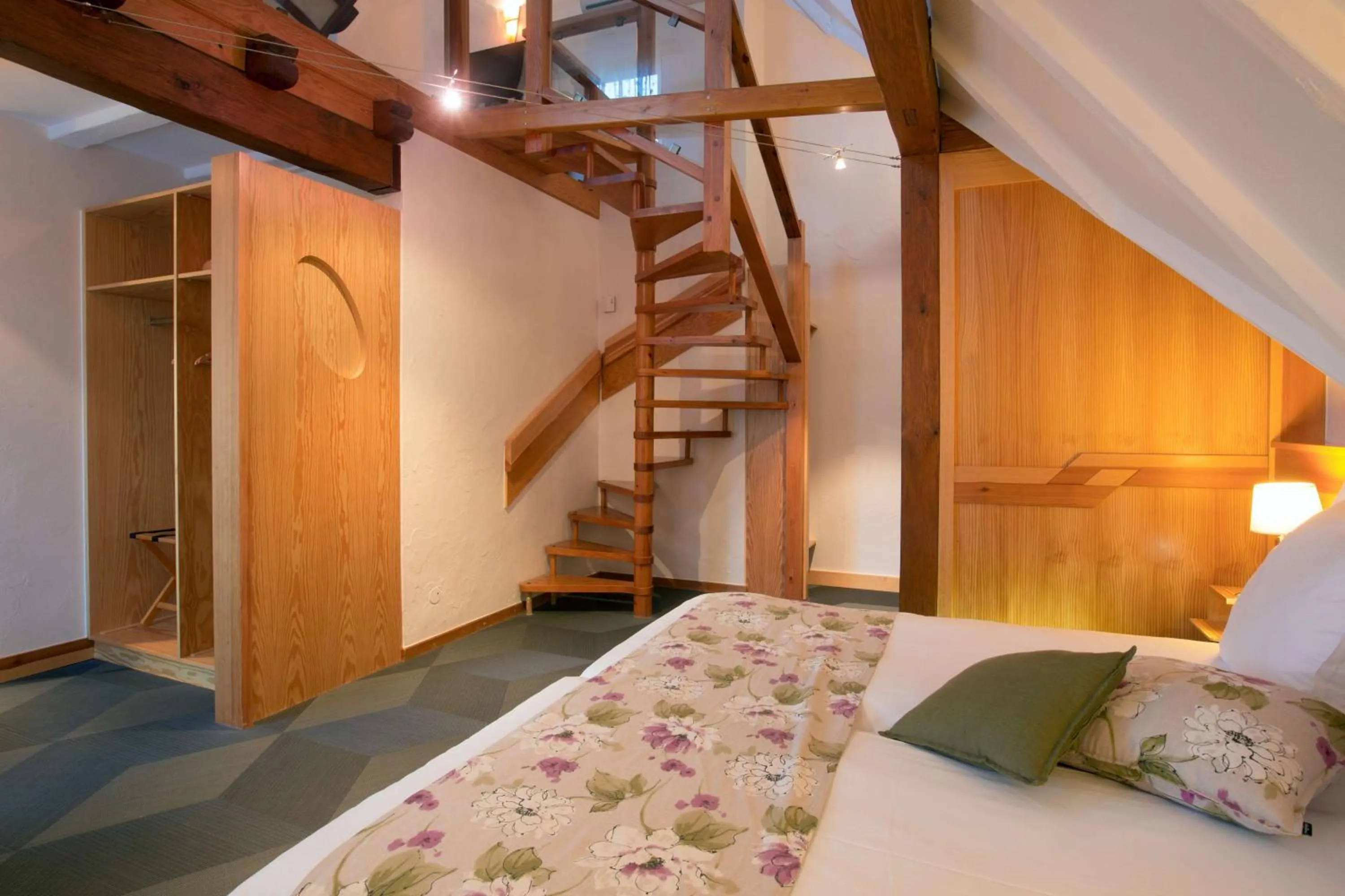 Photo of the whole room, Bed in Best Western Plus Hotel & SPA Le Schoenenbourg