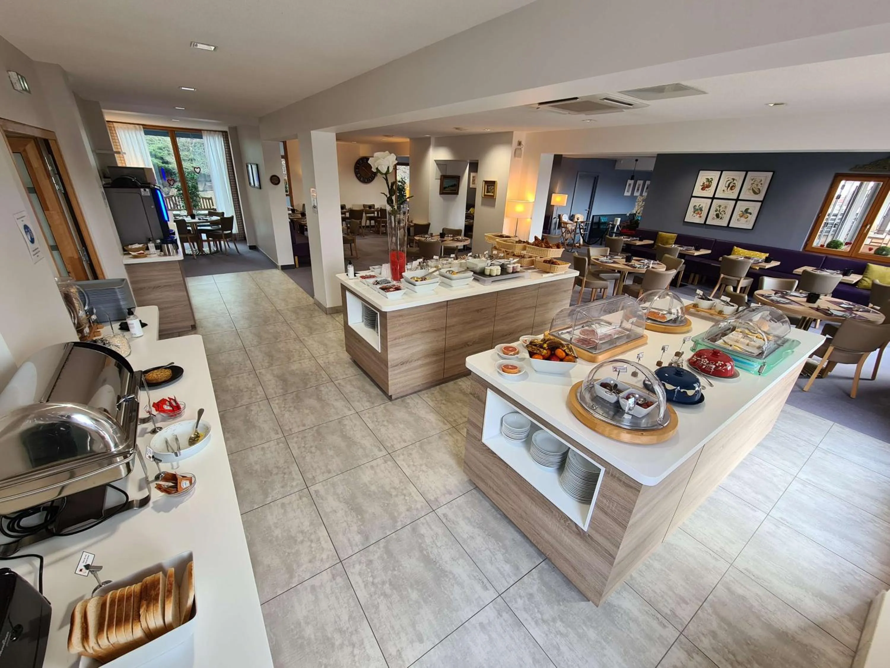 Breakfast in Best Western Plus Hotel & SPA Le Schoenenbourg