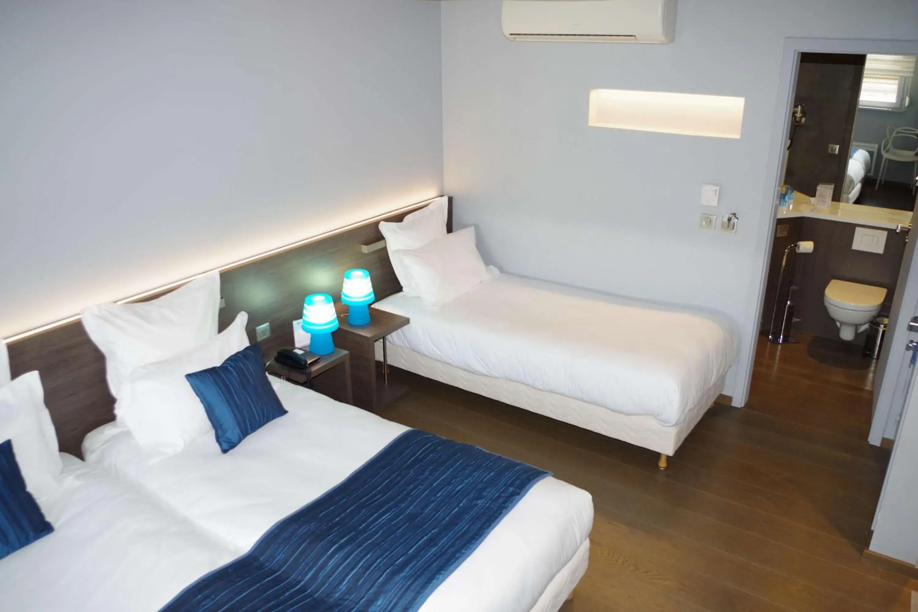 Family Triple Room with Spa Access in Best Western Plus Hotel & SPA Le Schoenenbourg Family Triple Room with Spa Access in Best Western Plus Hotel & SPA Le Schoenenbourg