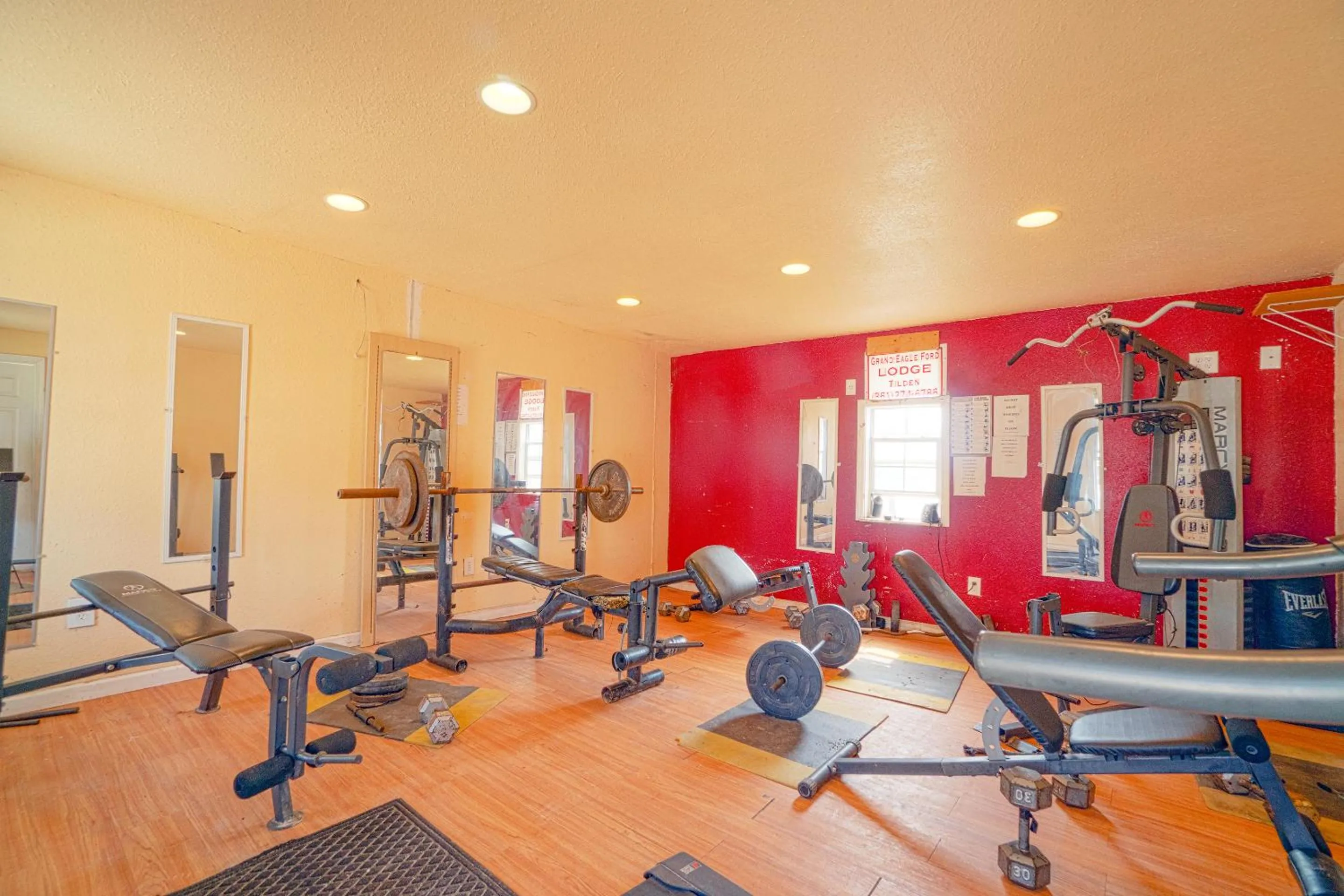 Fitness centre/facilities in Grand Eagle Ford Lodge & RV Park