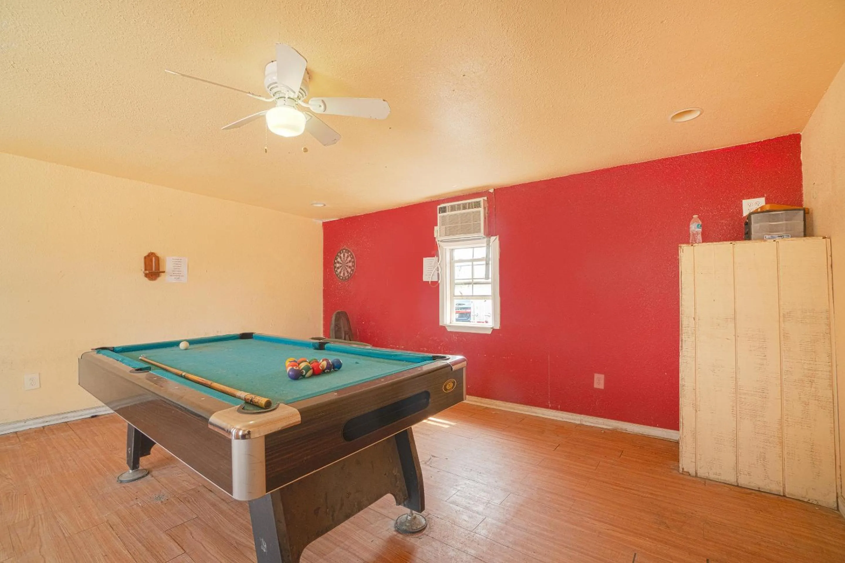 Game Room in Grand Eagle Ford Lodge & RV Park