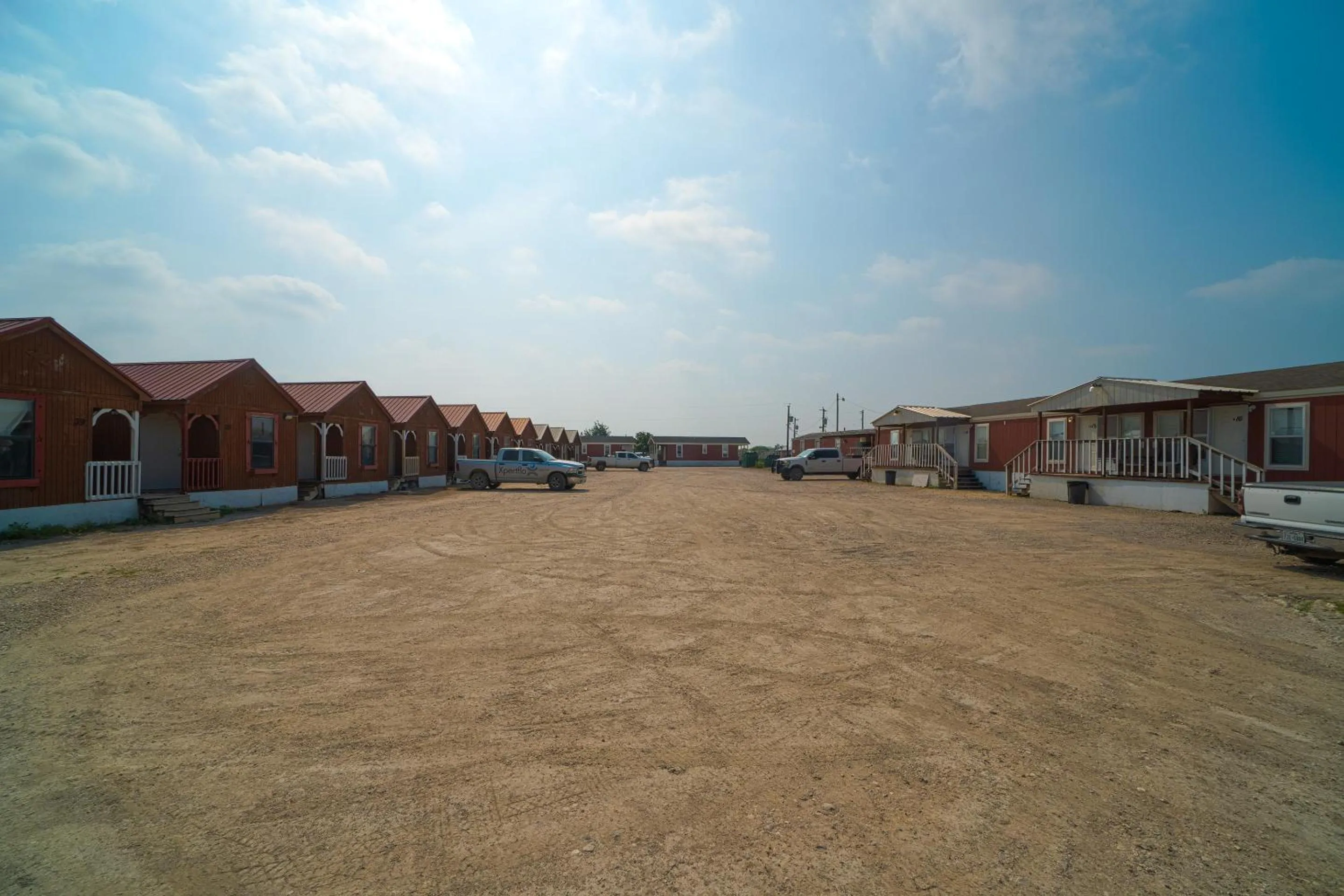 Parking in Grand Eagle Ford Lodge & RV Park