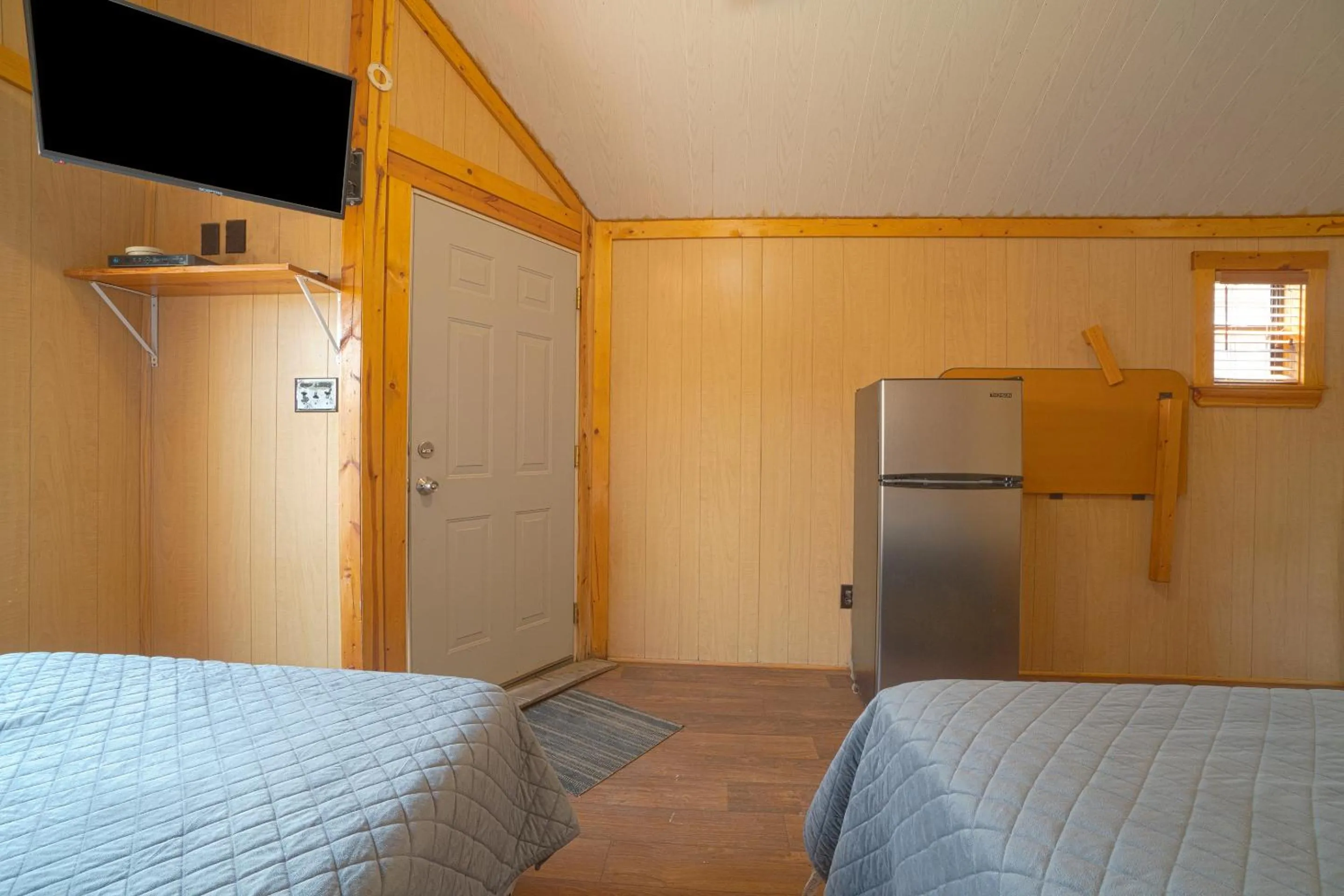 Bedroom, Bed in Grand Eagle Ford Lodge & RV Park