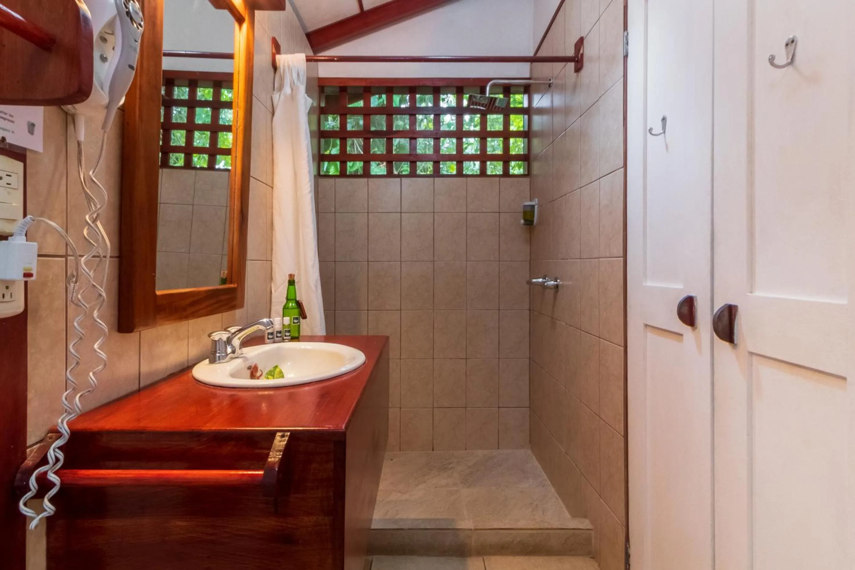 Shower in Namuwoki Lodge