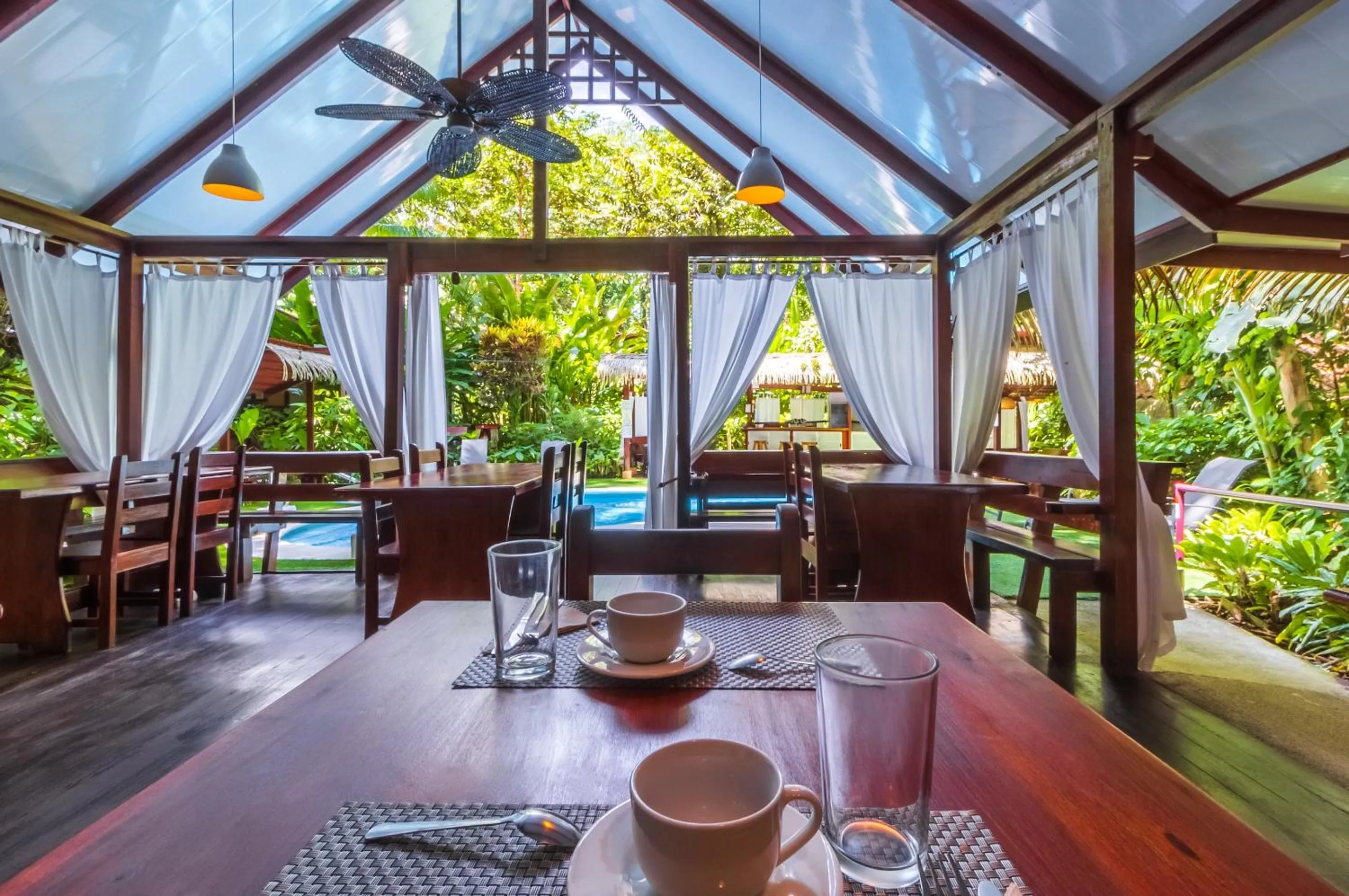 Living room in Namuwoki Lodge
