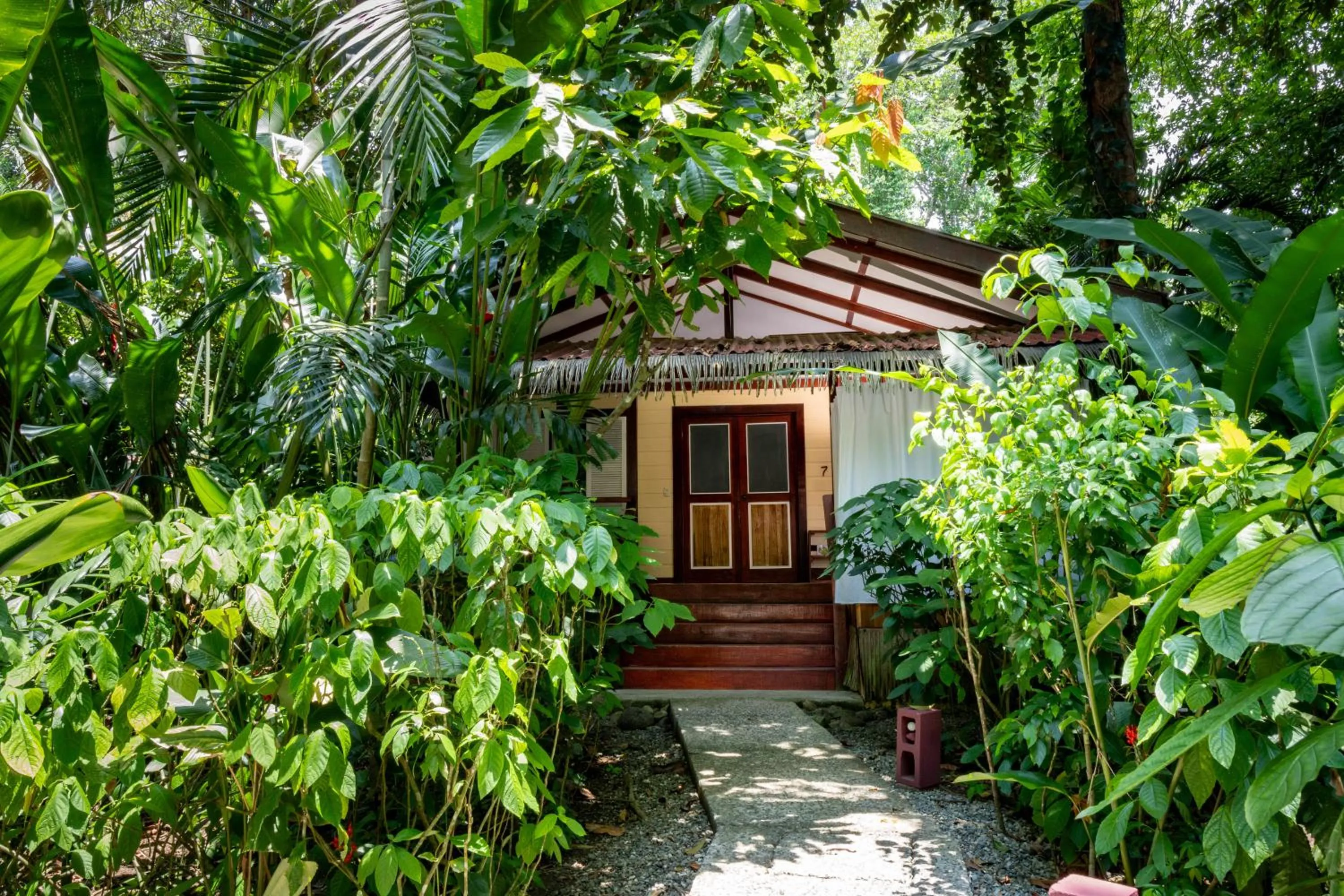 Garden view in Namuwoki Lodge