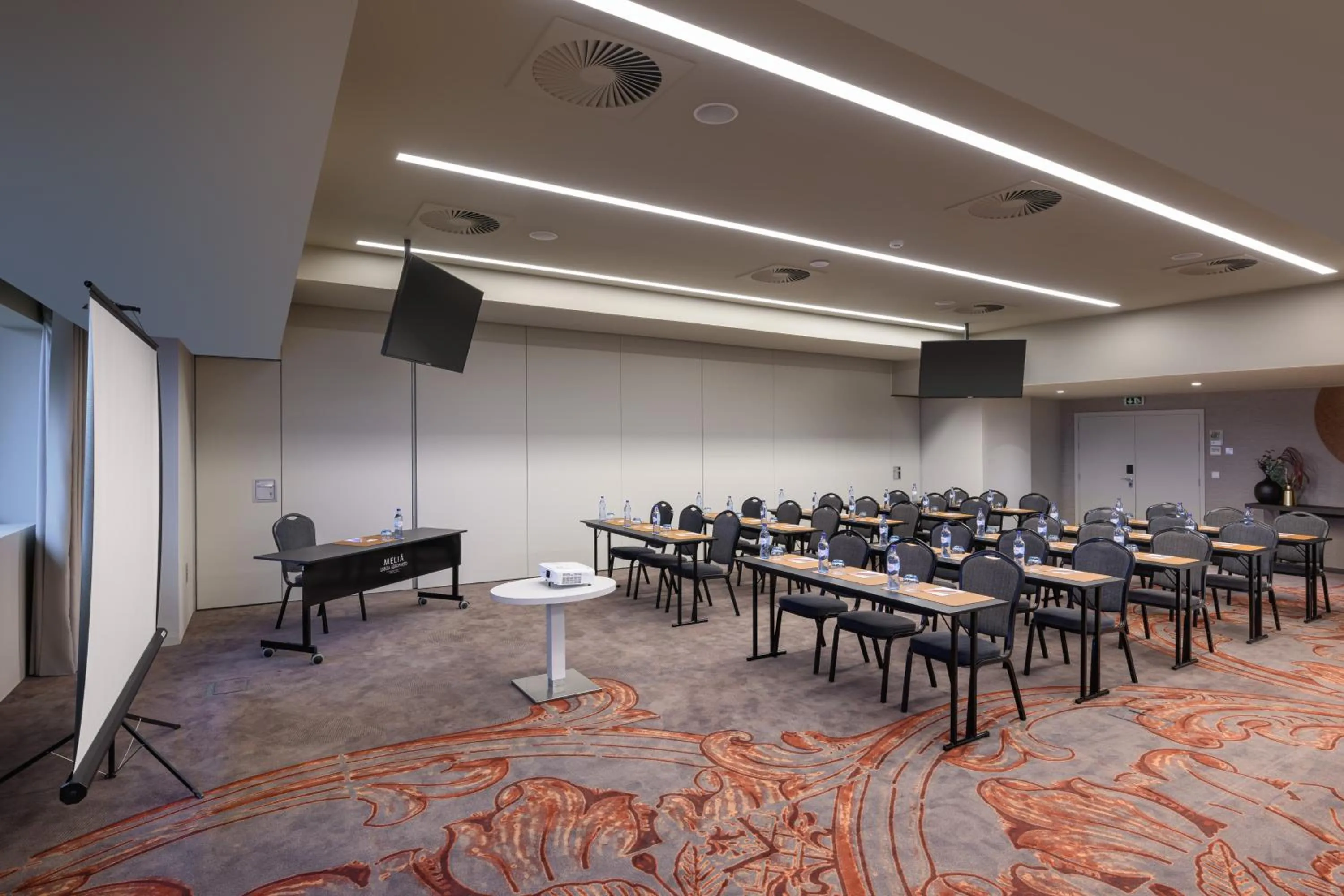 Meeting/conference room in Meliá Lisboa Aeroporto