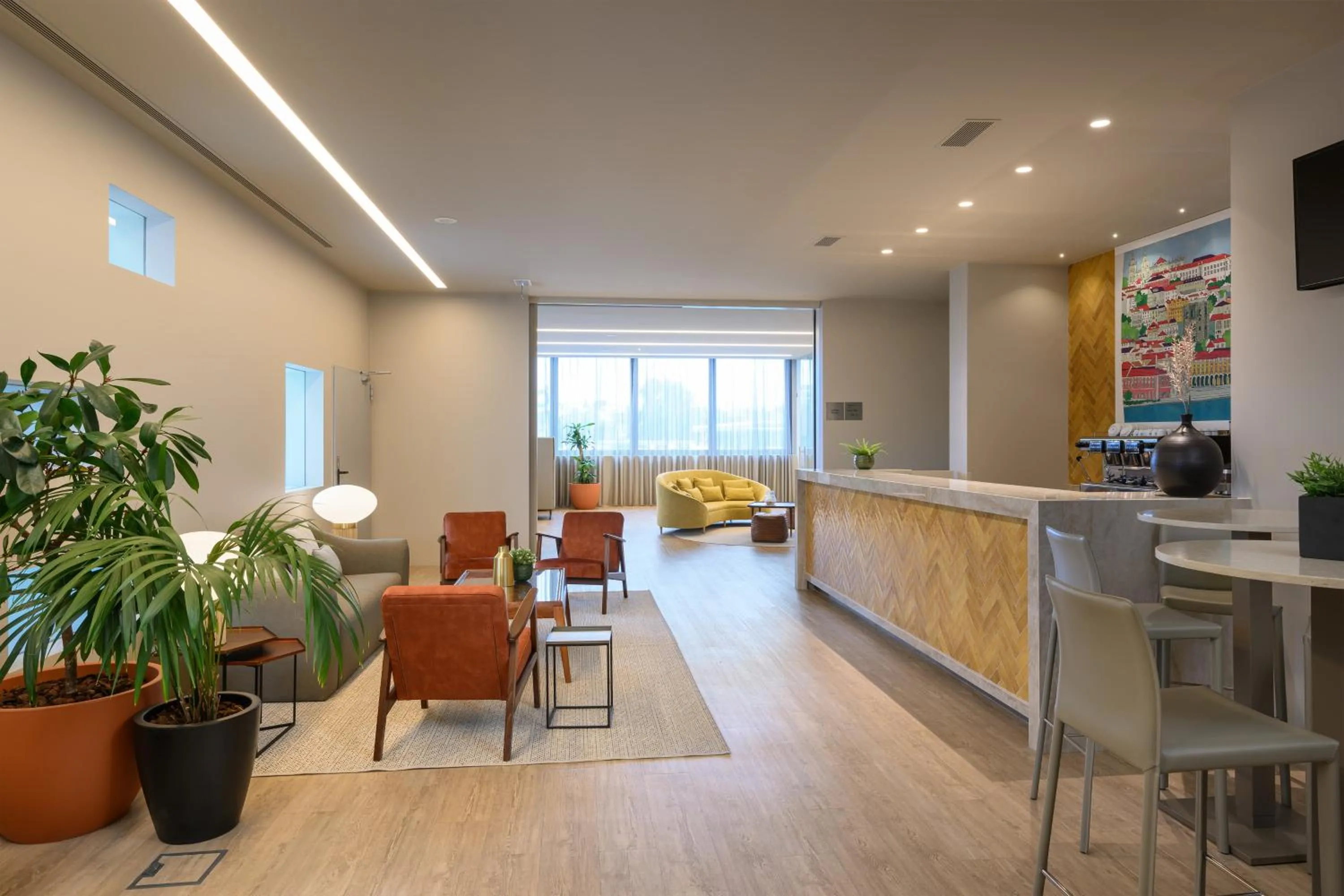 Lounge or bar in Meliá Lisboa Aeroporto