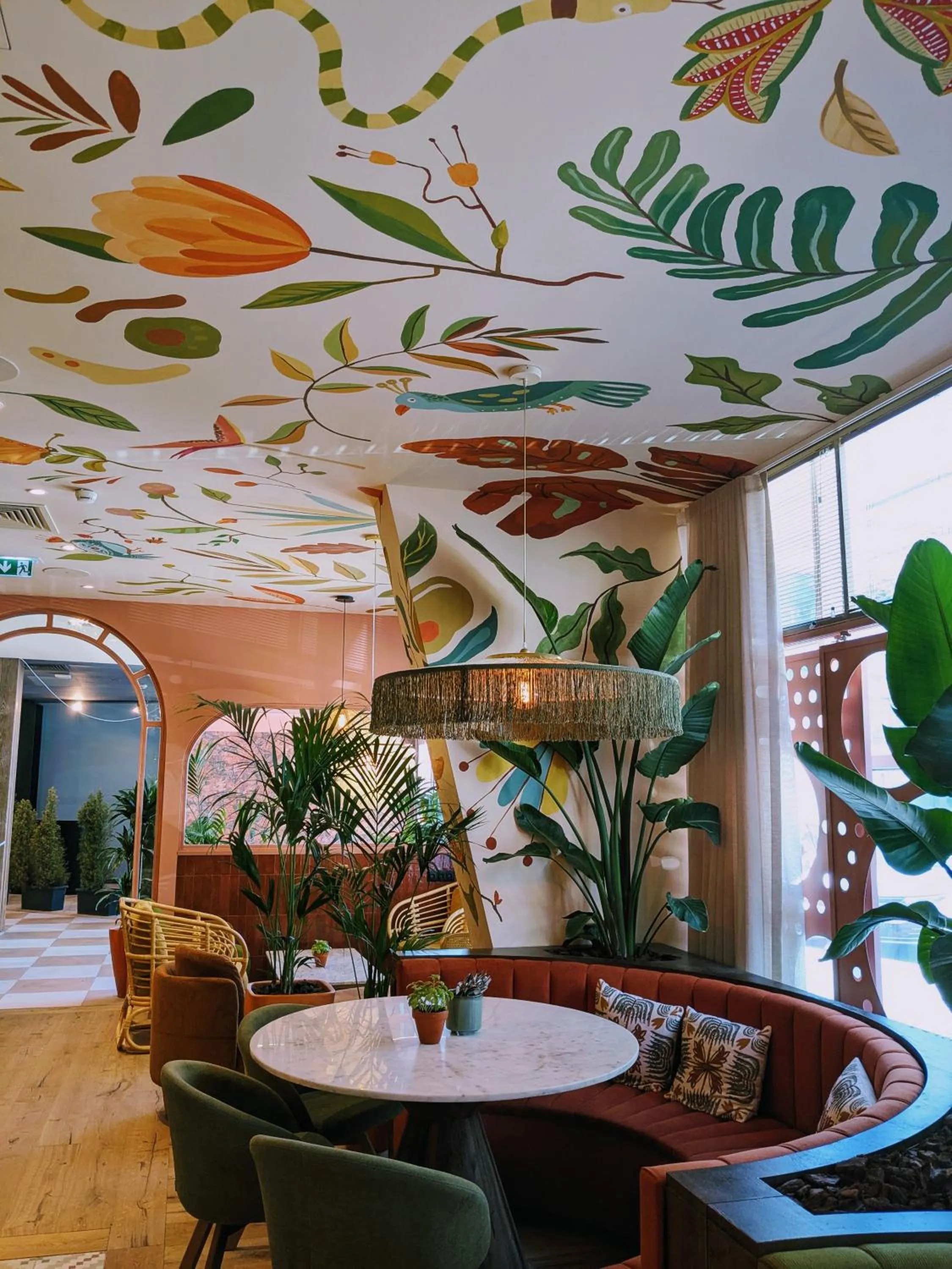 Living room in Hotel Ibis Lisboa Parque das Nações