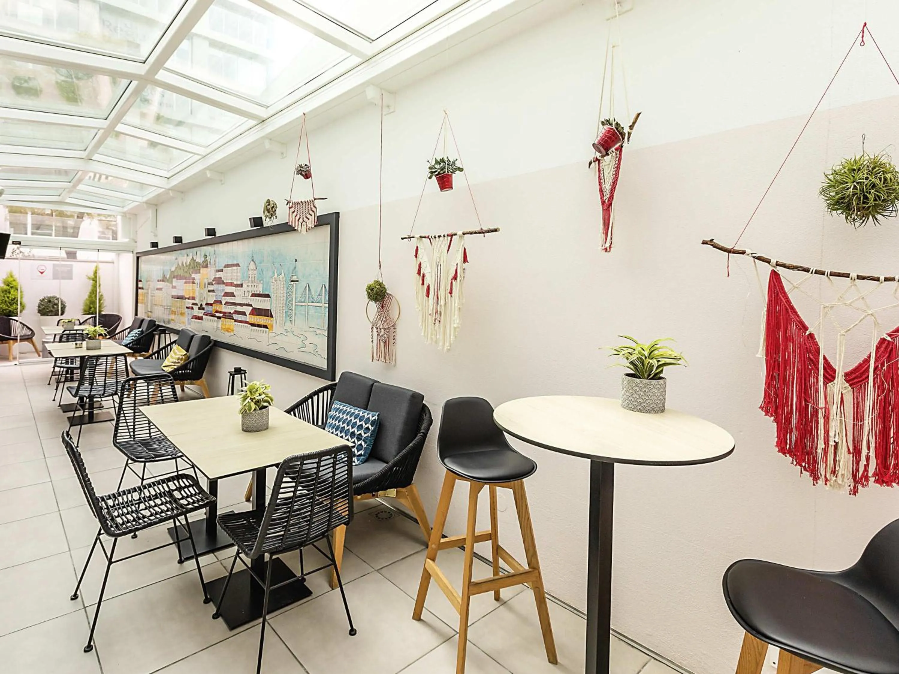 Restaurant/places to eat in Hotel Ibis Lisboa Parque das Nações