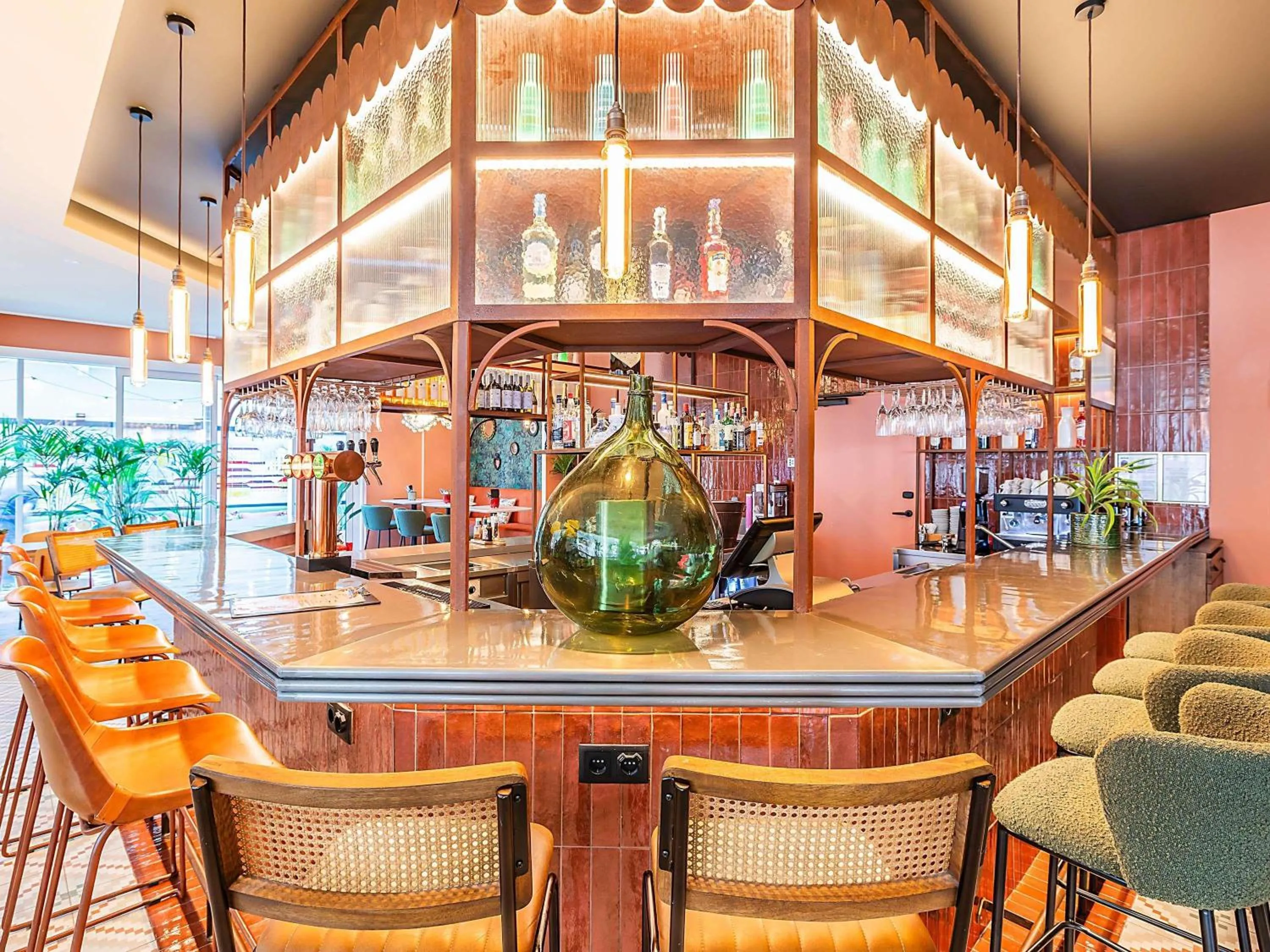 Lounge or bar in Hotel Ibis Lisboa Parque das Nações