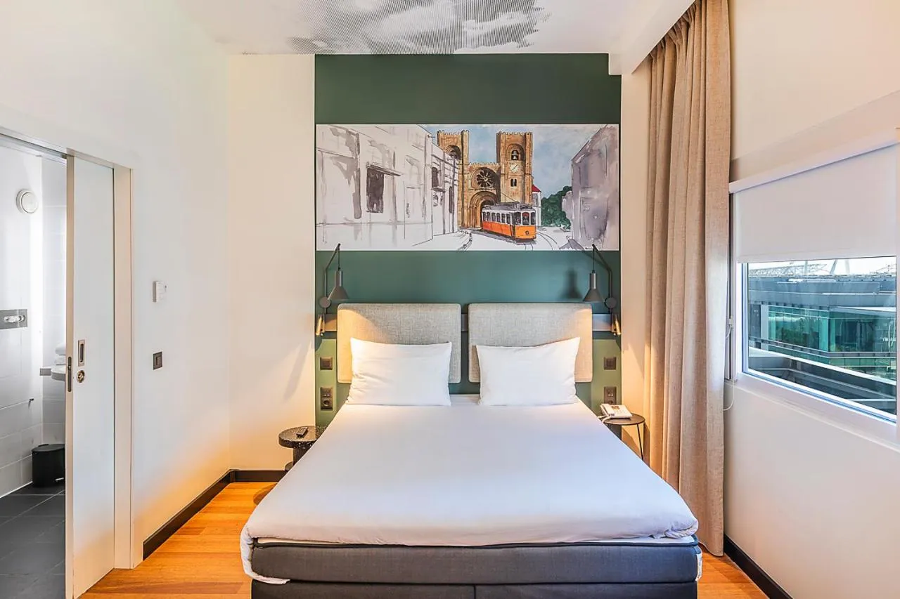Bed in Hotel Ibis Lisboa Parque das Nações