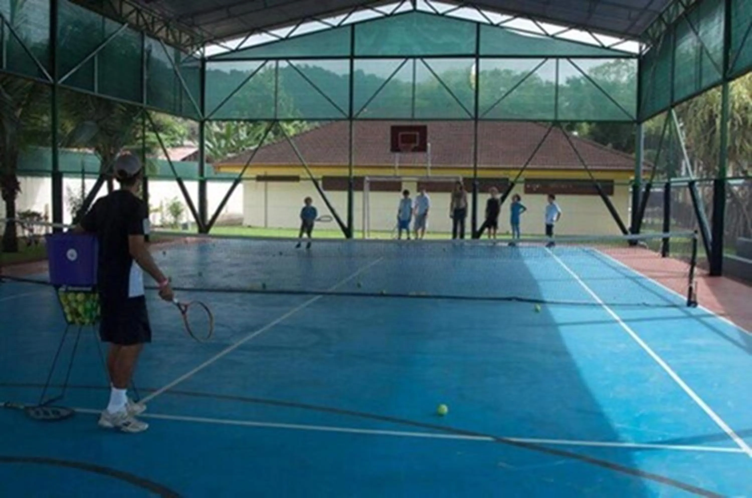 Tennis court in Amapola Resort