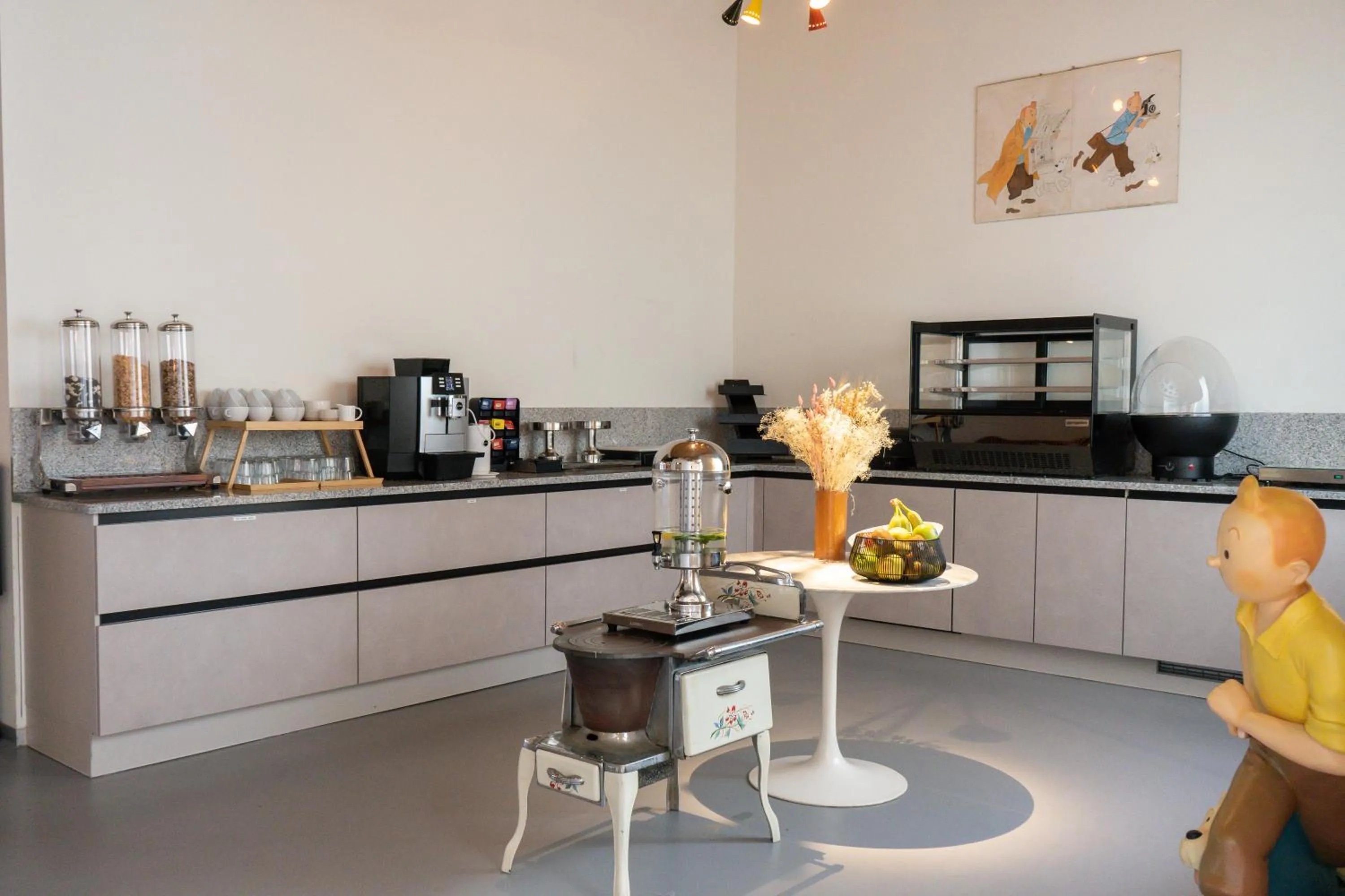 Breakfast in Hotel Retro