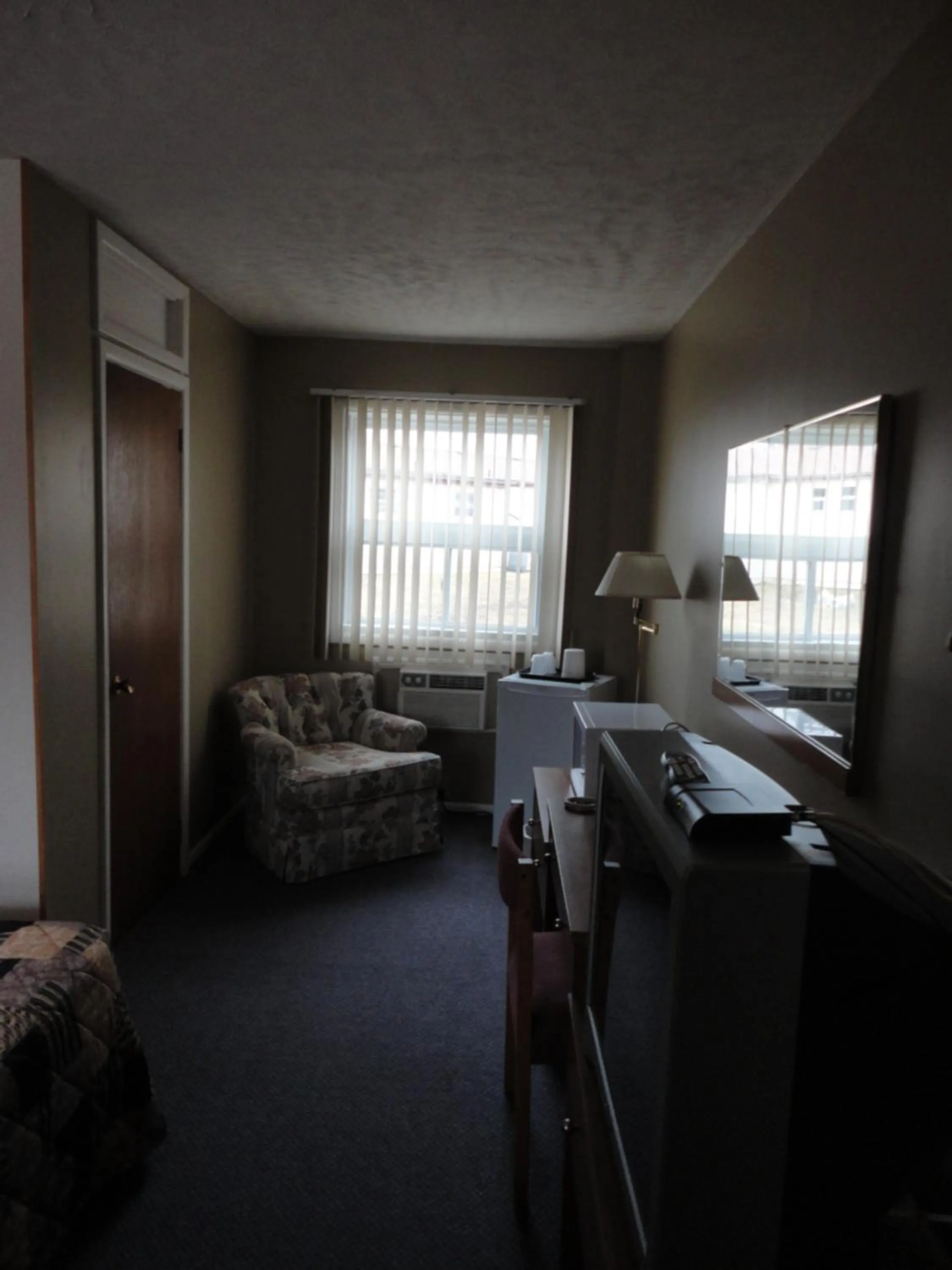 Day in Hipwell's Motel