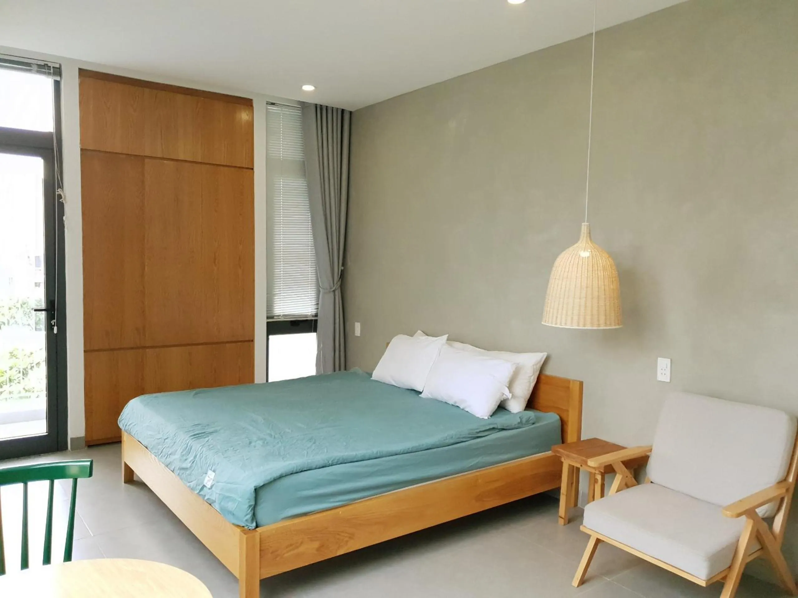 Living room, Bed in Lem's Apartment & Coffee