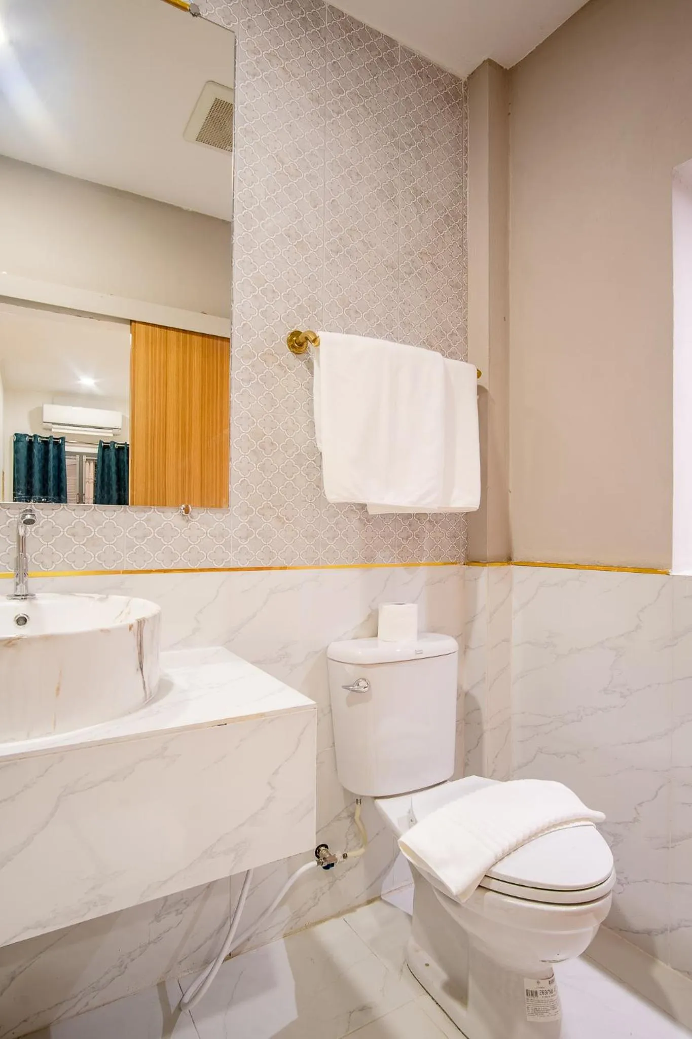 Toilet in Isara Boutique Hotel and Cafe